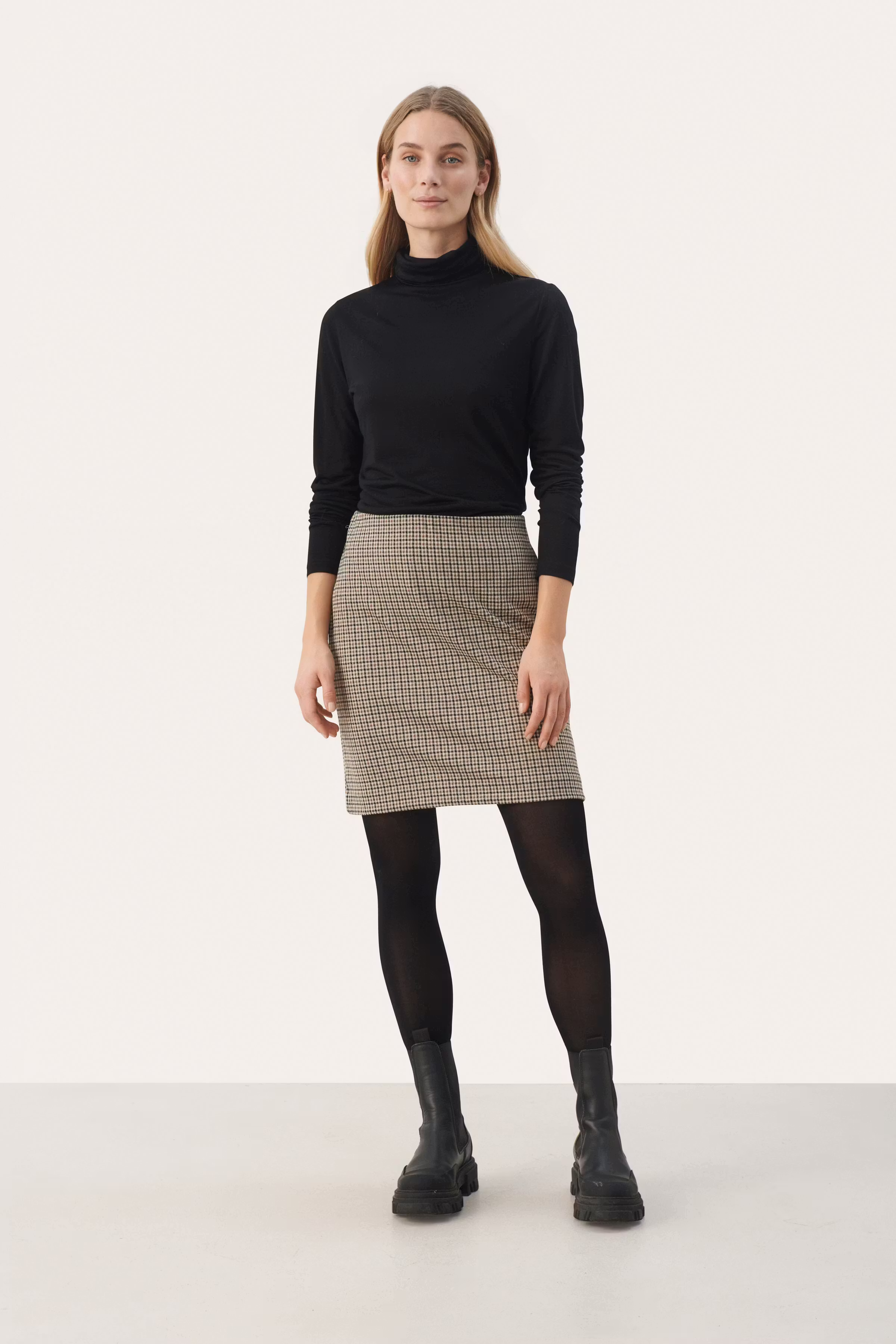 CorinnePW Skirt LOOKBOOK FRONT 30308005-300958