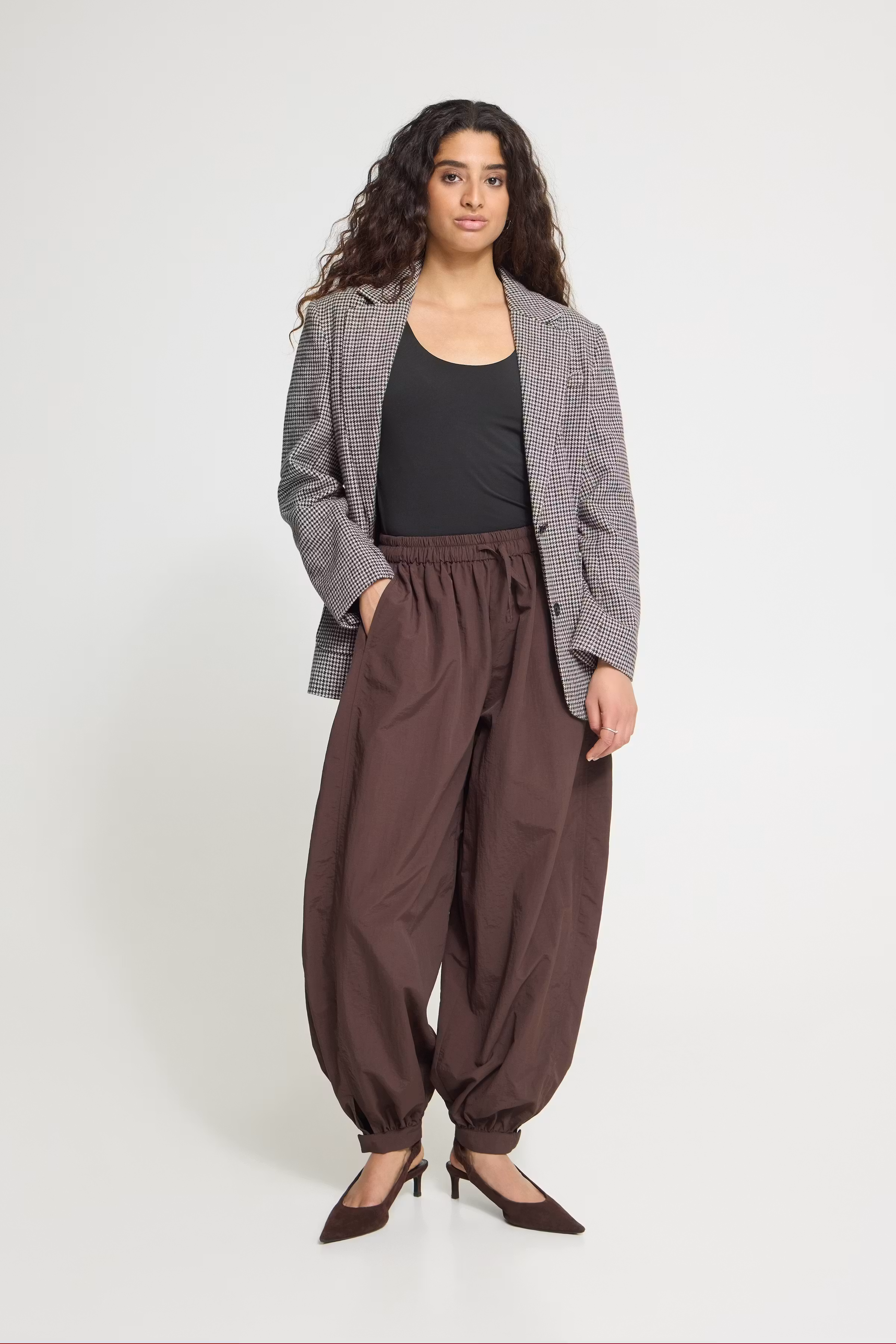 IHGAFNA Byxor LOOKBOOK FRONT 20126776-190915