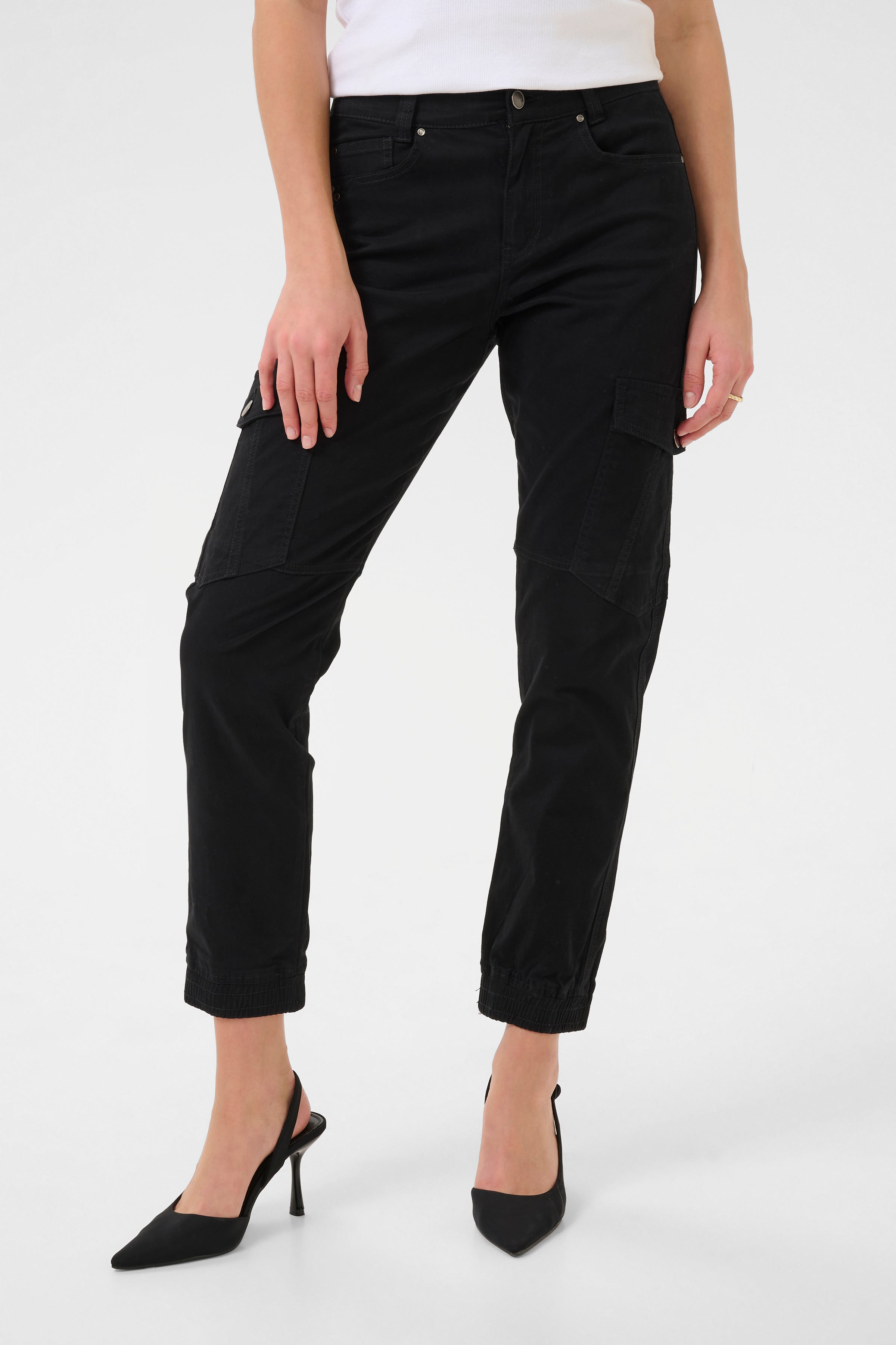 BPsarina Trousers LOOKBOOK FRONT 10590449-100121B