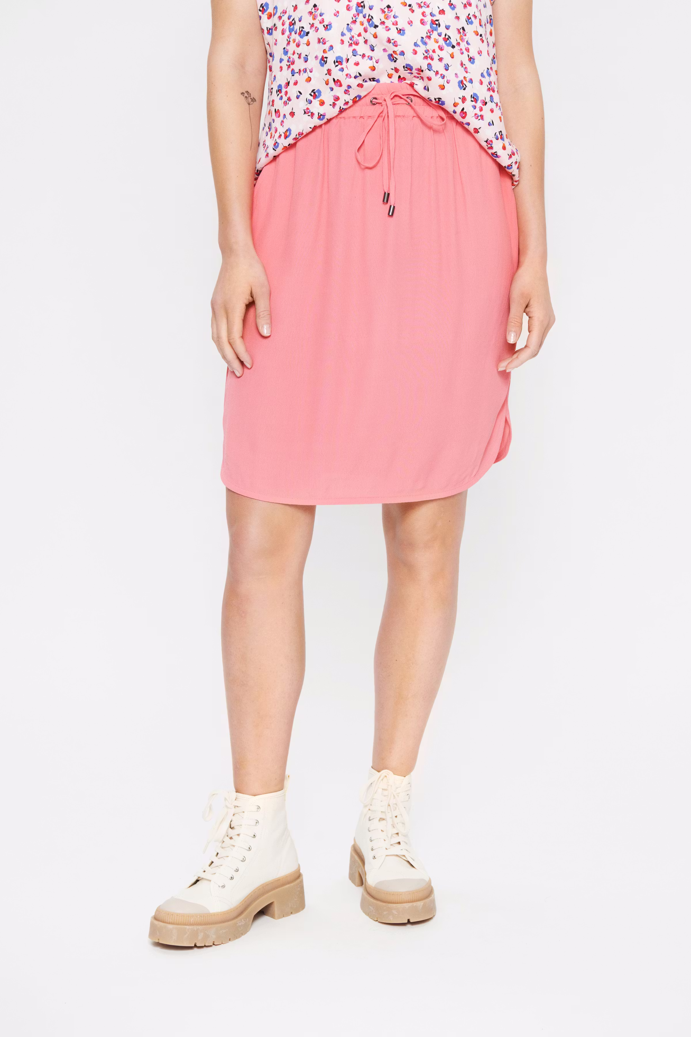 R8155, Skirt LOOKBOOK FRONT 30500604-161620