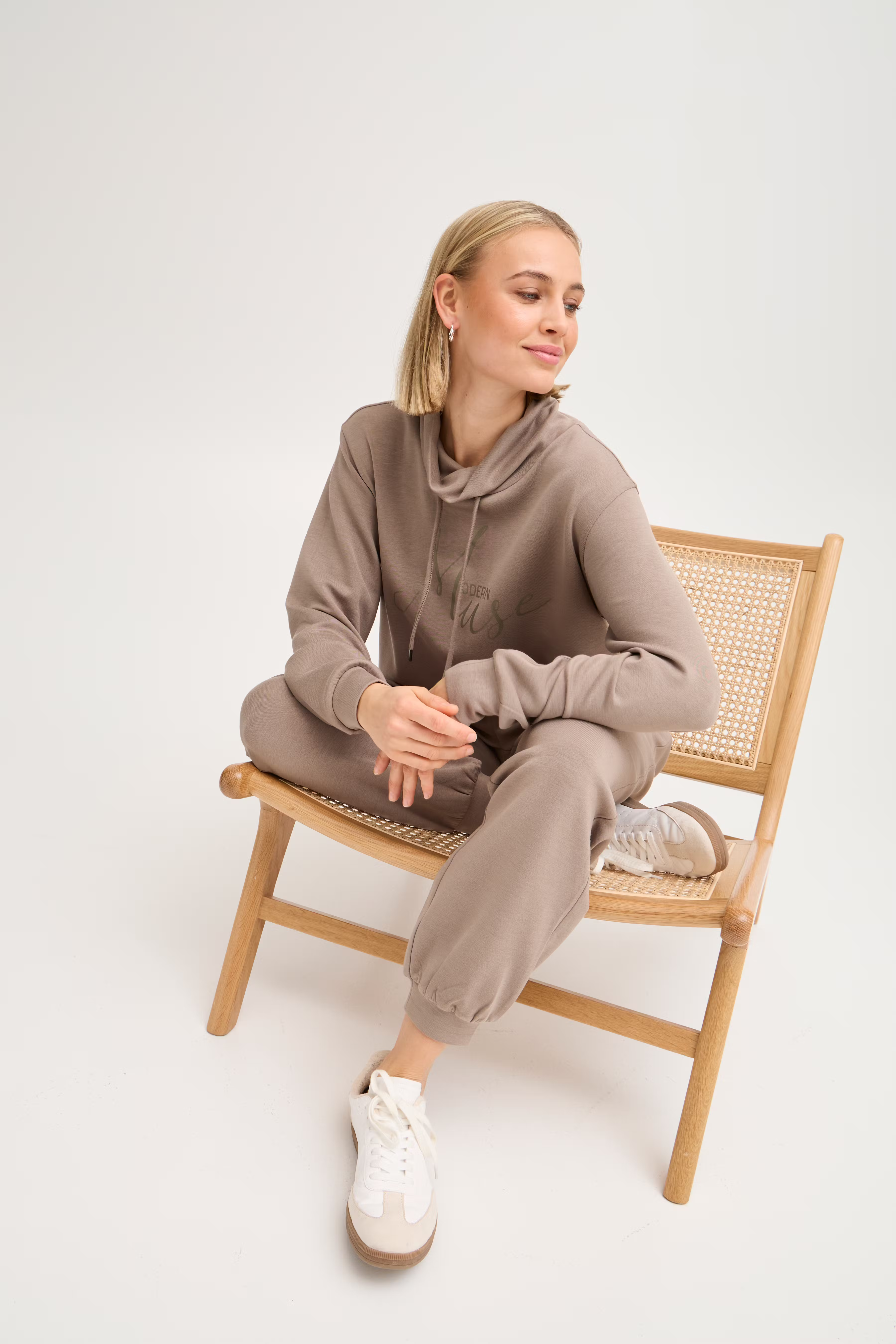 FRAURORA Broek LOCATION NONE 20615555-181110