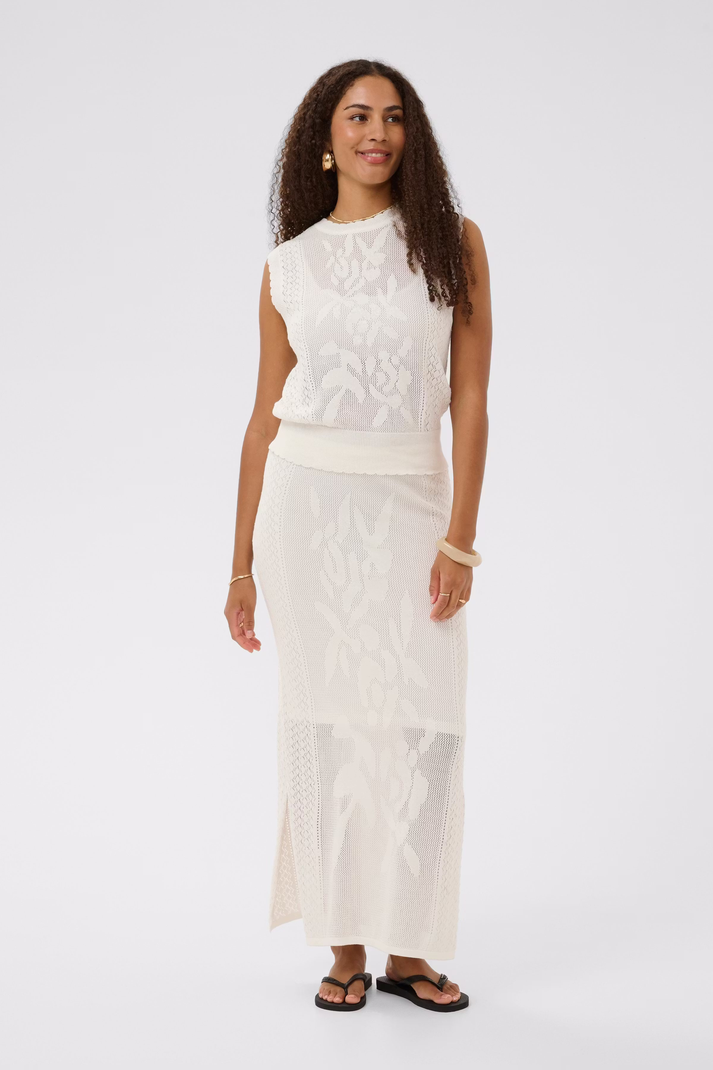 CROluki Skirt LOOKBOOK FRONT 10615043-110602