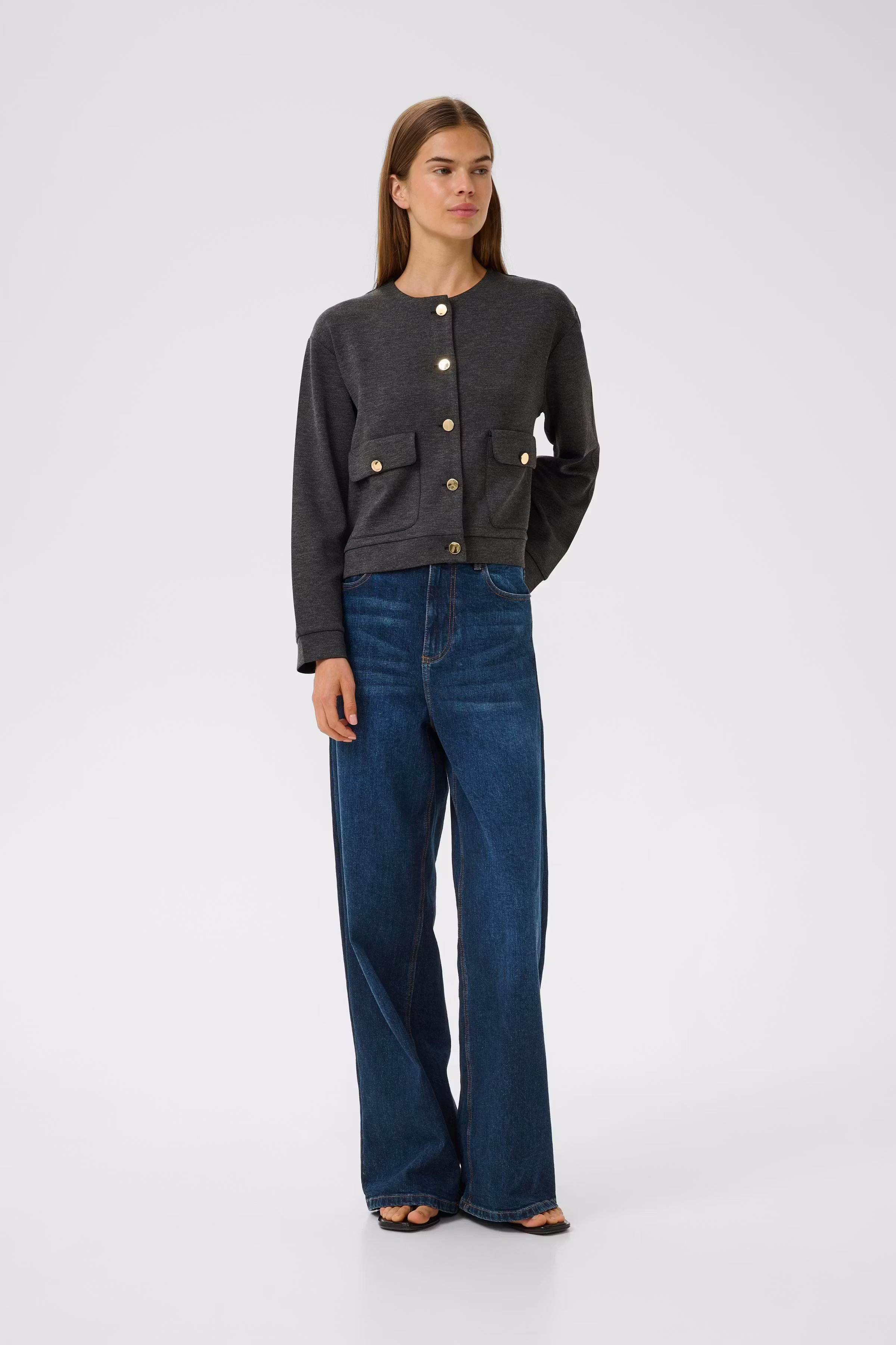 GidaIW Sweatshirt LOOKBOOK FRONT 30111106-300596