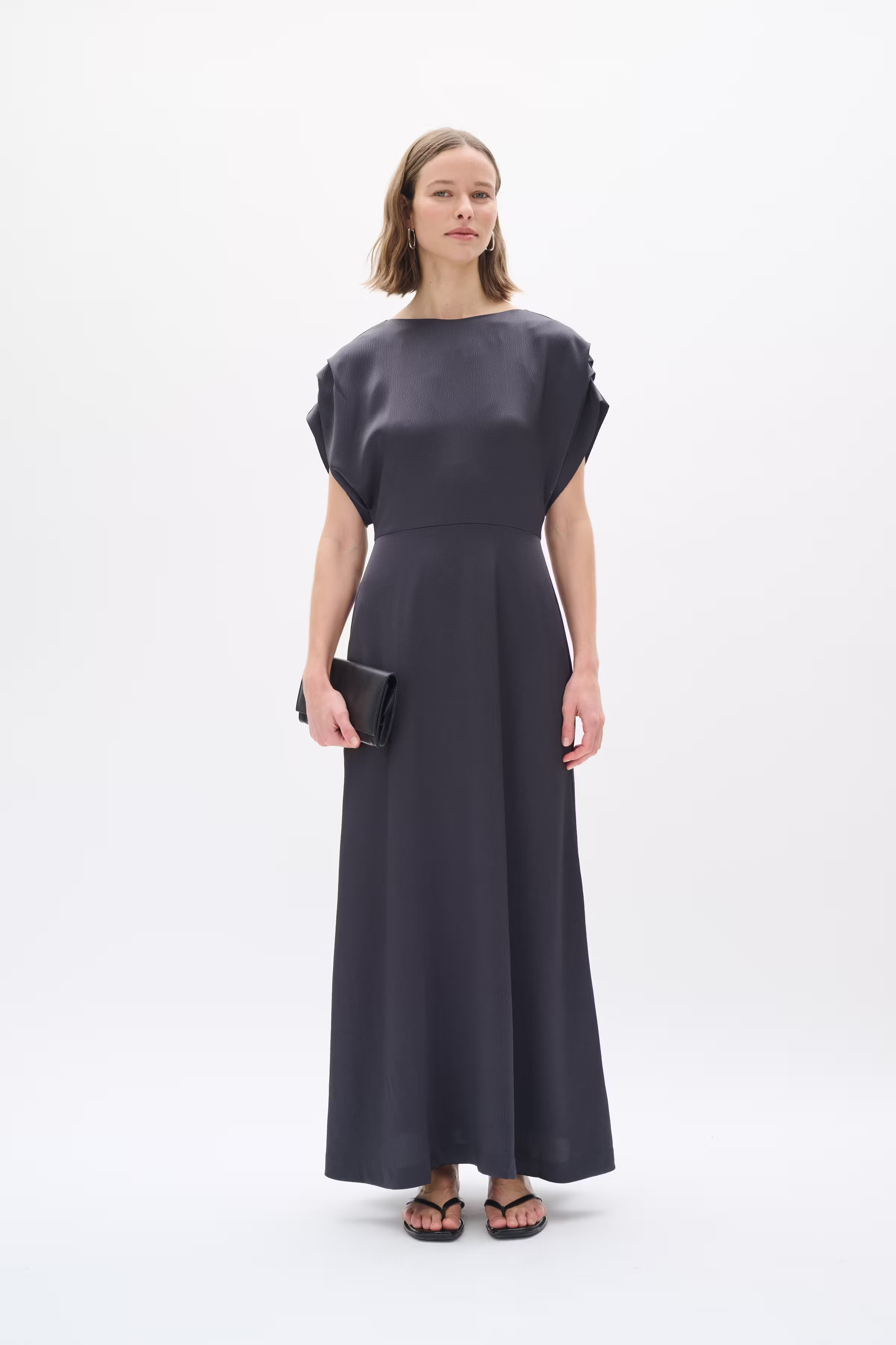 DakariIW Dress LOOKBOOK FRONT 30110837-193908