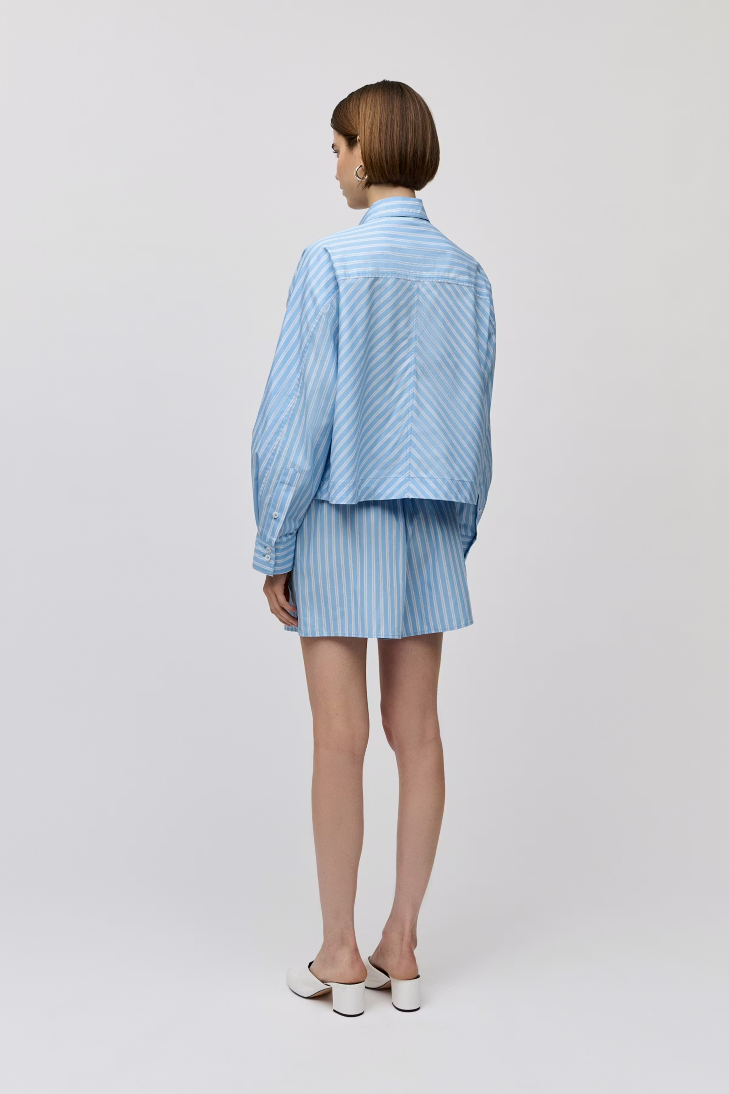 PIPER Shorts LOOKBOOK BACK 30600521-MC2152