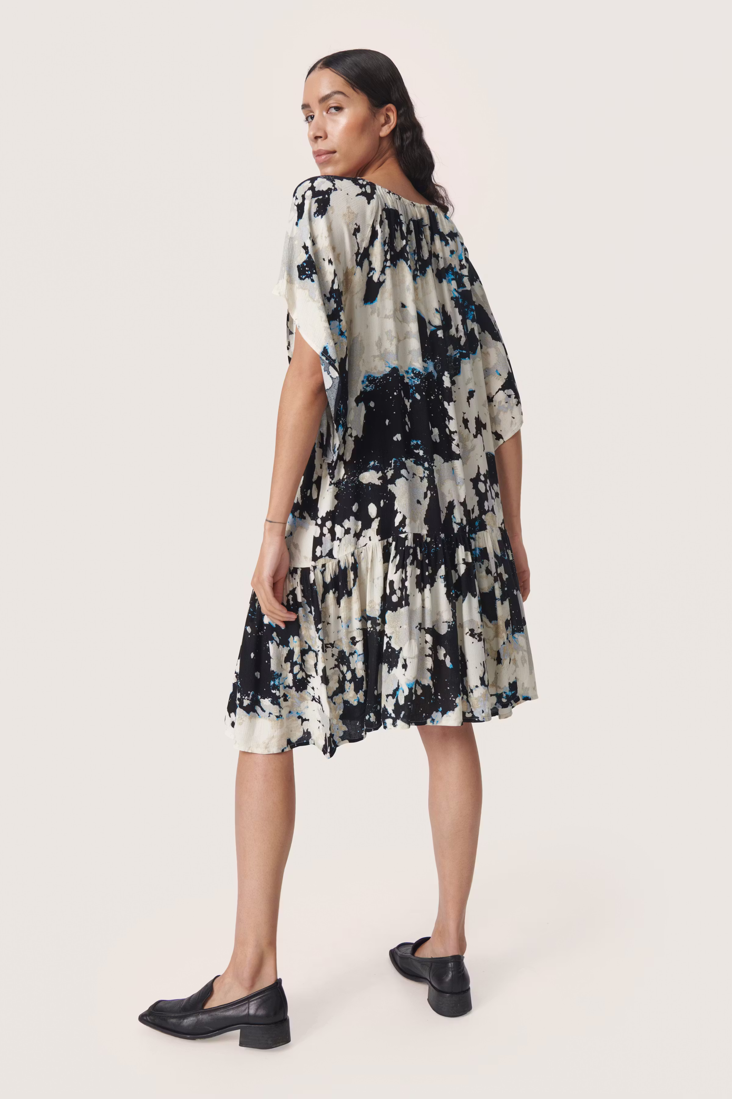 SLZaya Kleid LOOKBOOK BACK 30407619-303112