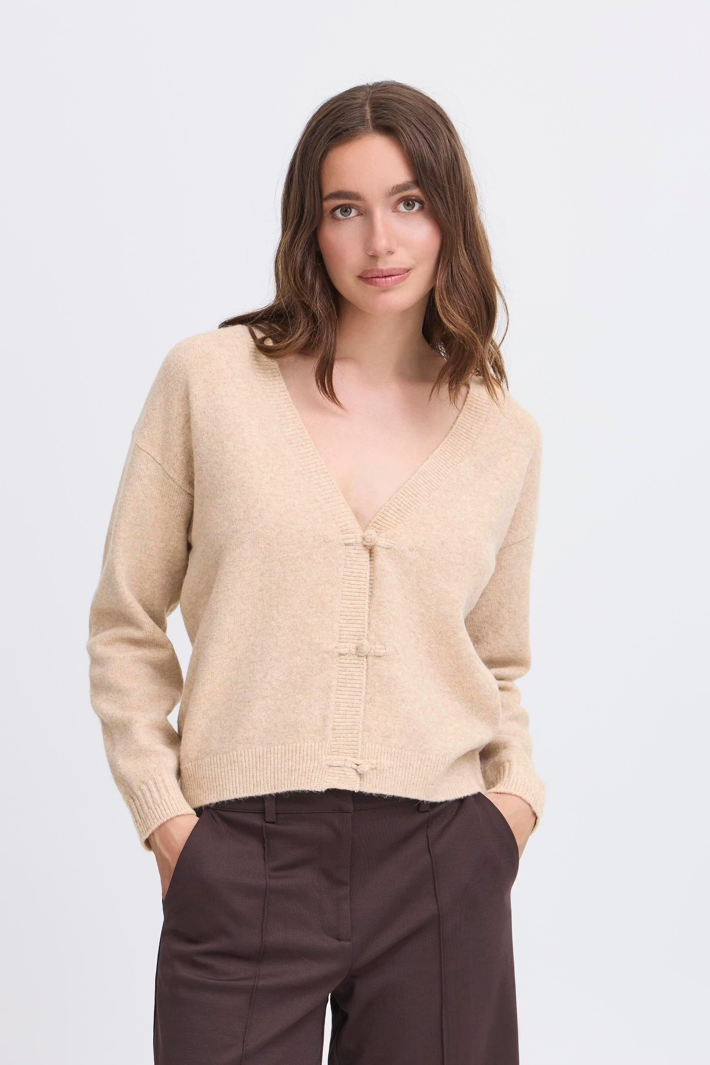 IHDASILA Cardigan LOOKBOOK FRONT 20124215-1304011