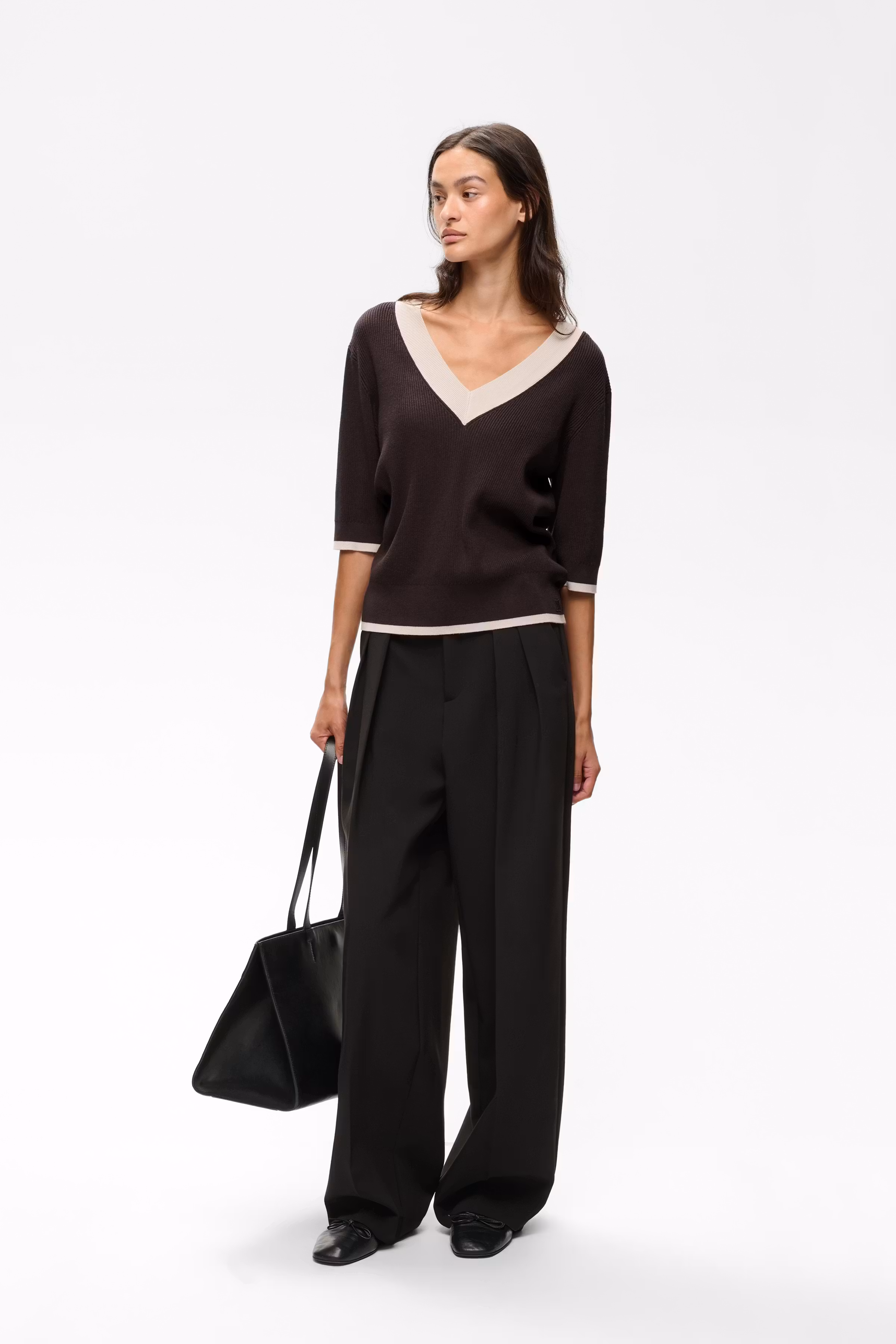 LeenahIW V-Neck Pullover LOOKBOOK FRONT 30110675-191109