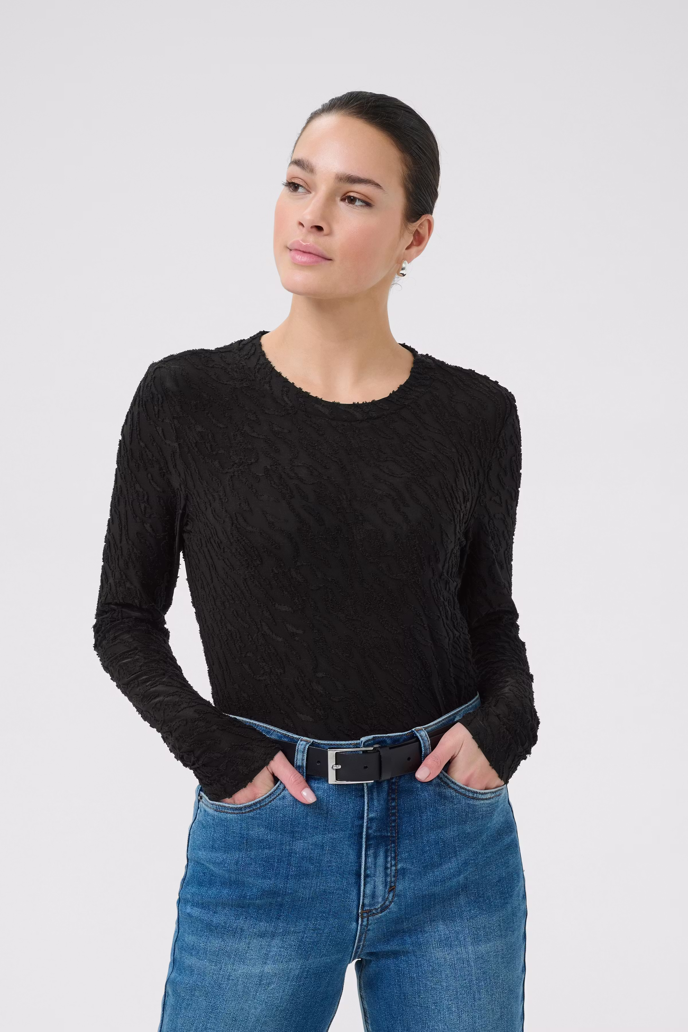 KAzeverina T-shirt LOOKBOOK FRONT 10510697-100121