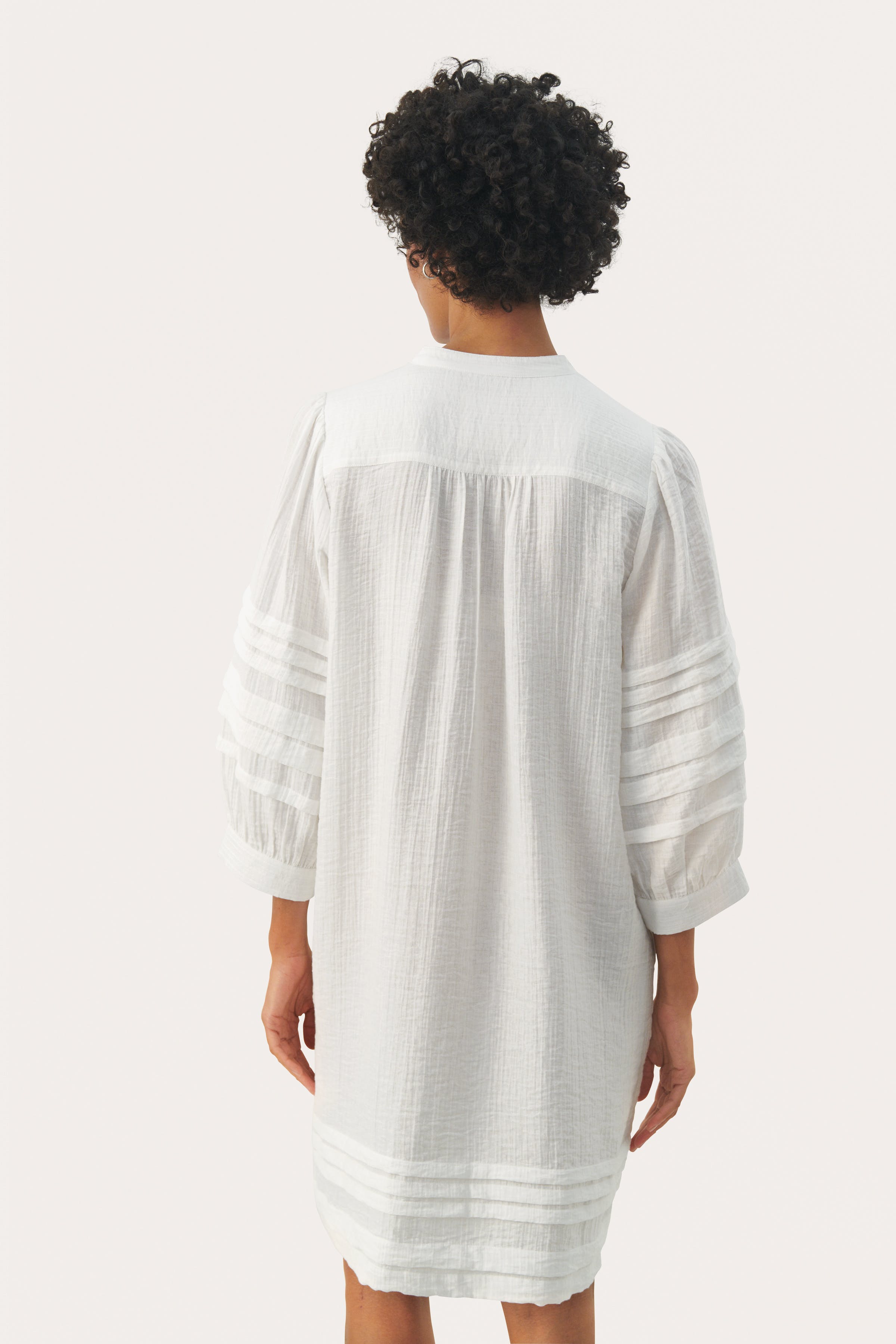 EmersonPW Churzes Chleid LOOKBOOK BACK 30308493-114801