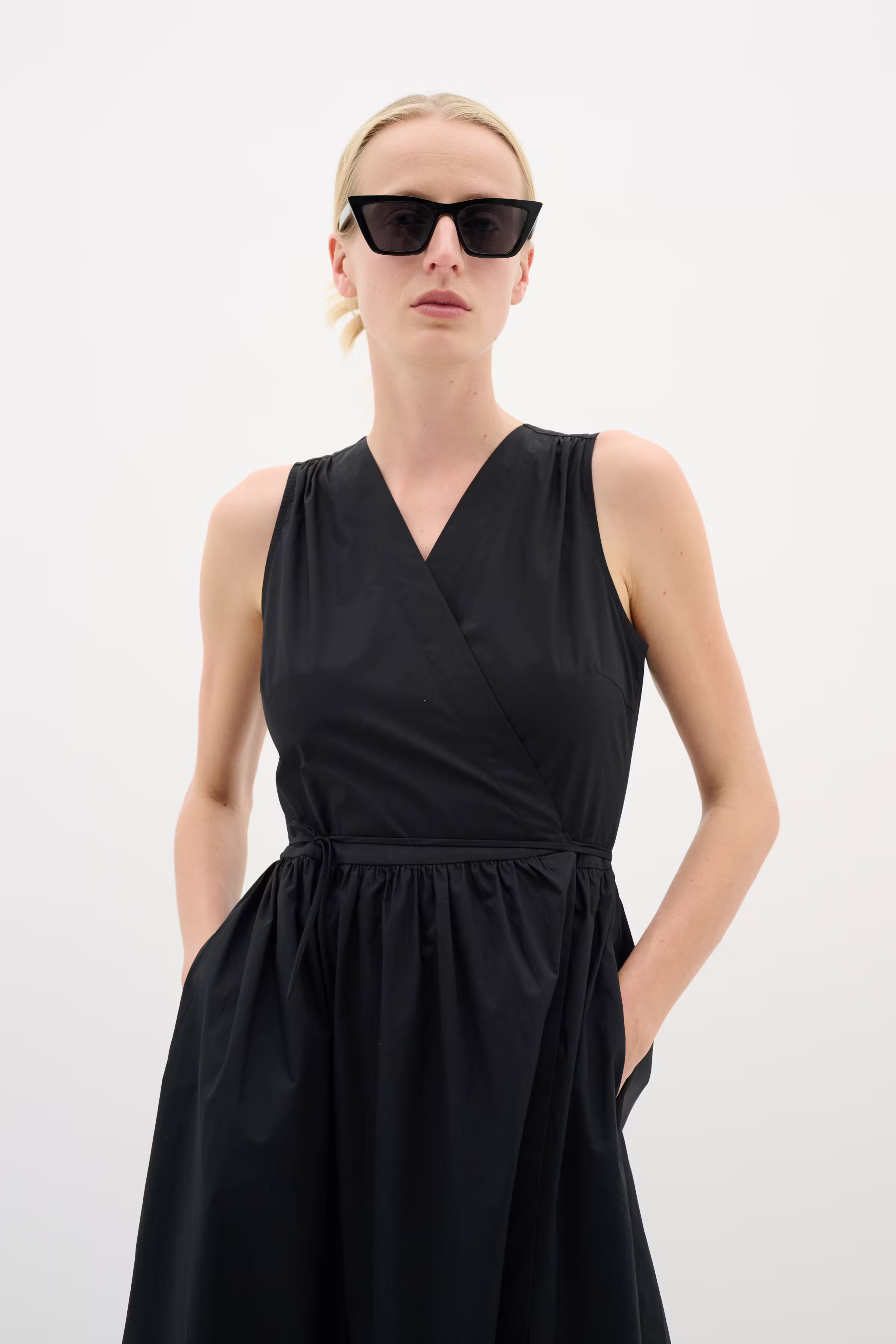 KennaIW Poplin wrap Kleid LOOKBOOK FRONT 30110535-194008