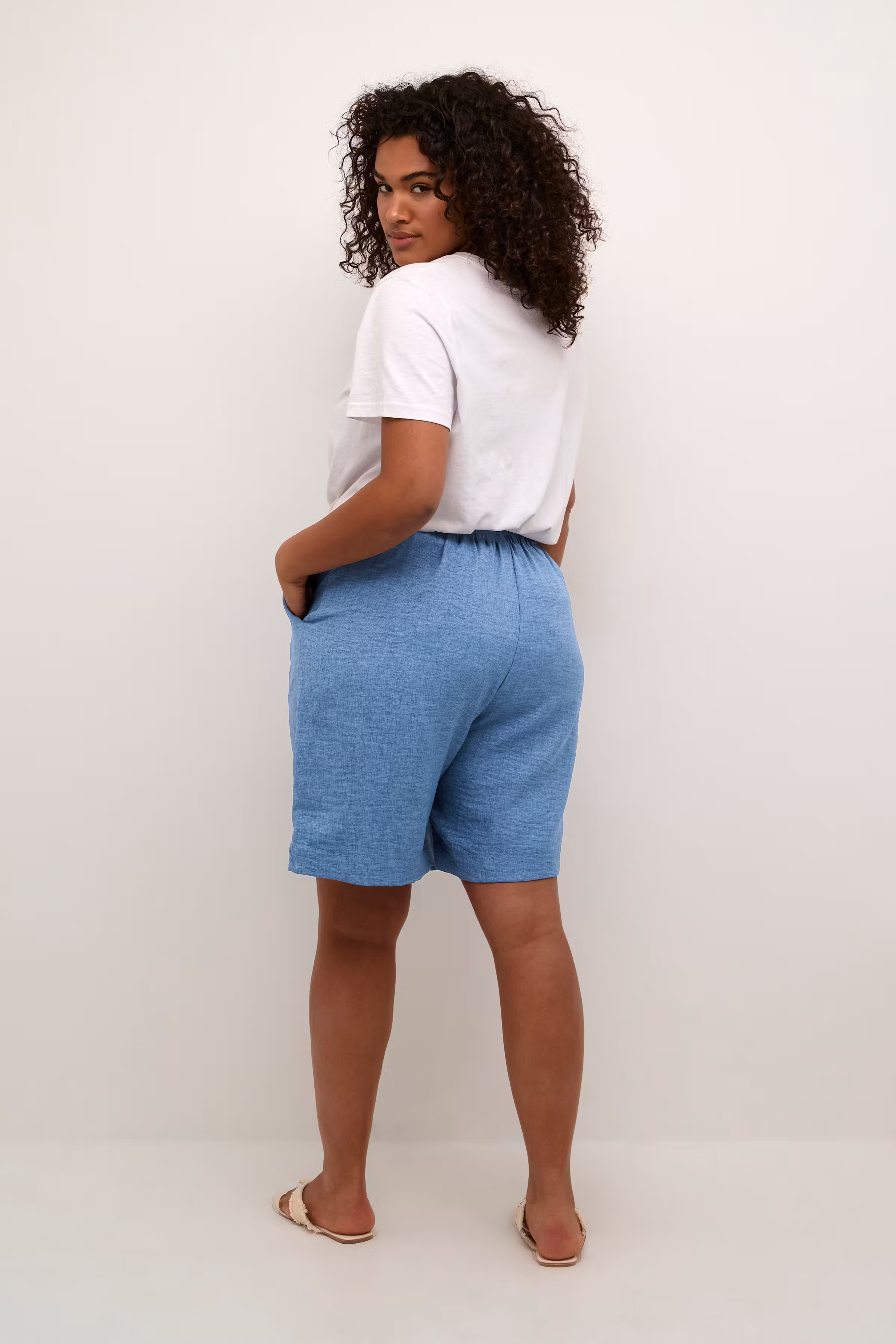 KCelisa Hose LOOKBOOK BACK 10582807-106765