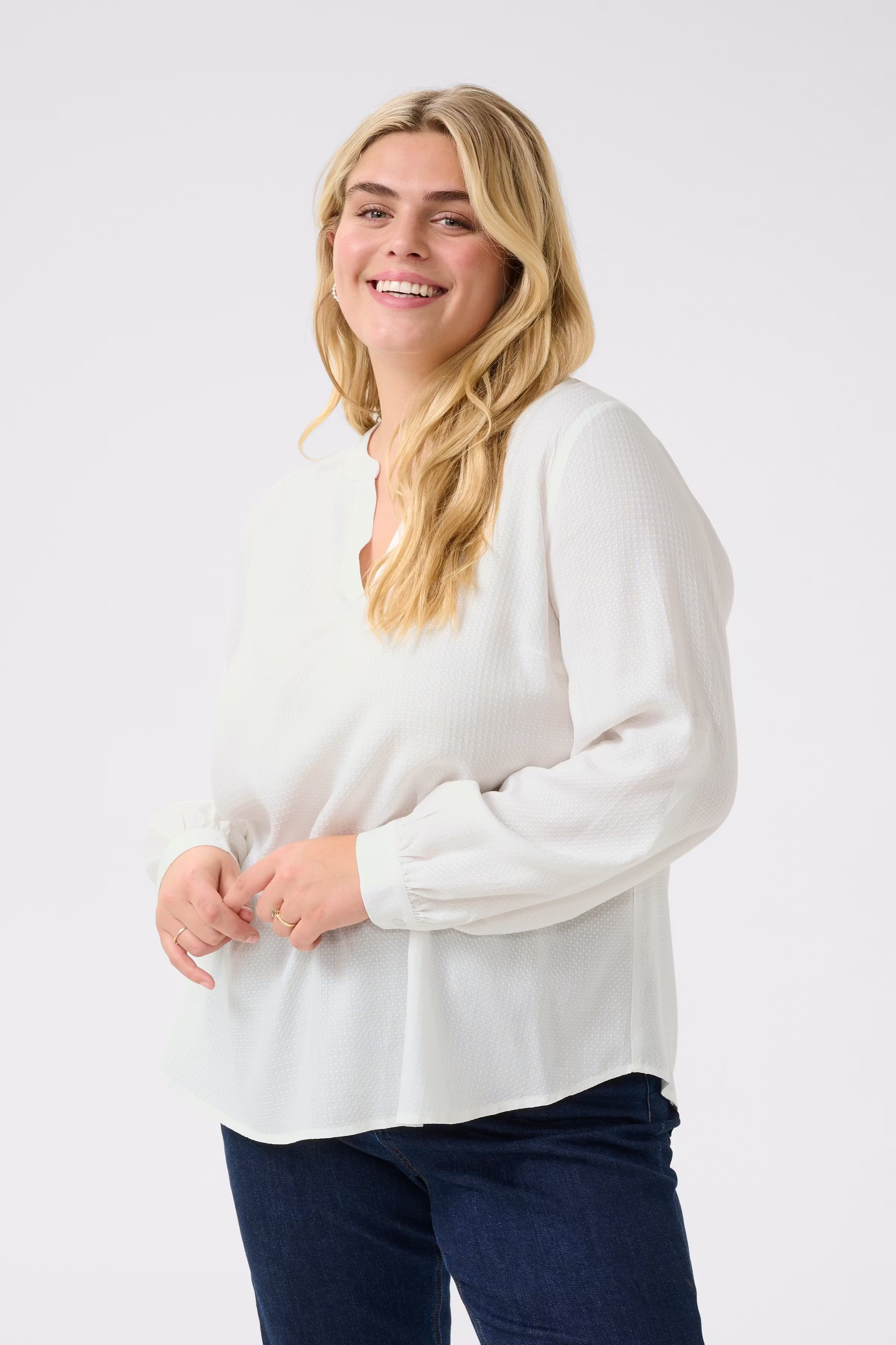 KCmolly Bluse LOOKBOOK FRONT 10583326-110602