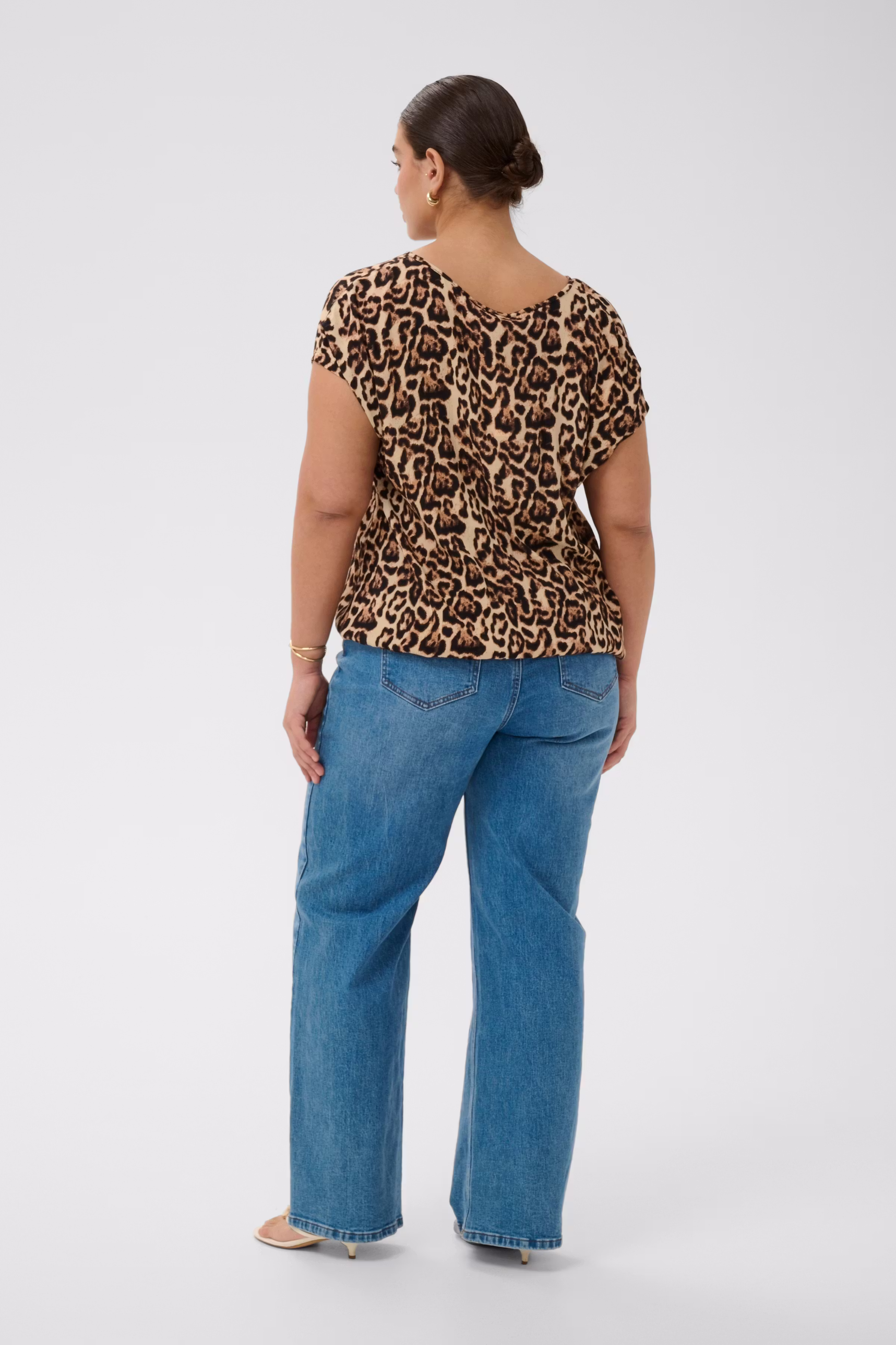 KCvilana Blouse LOOKBOOK BACK 10580836-107281