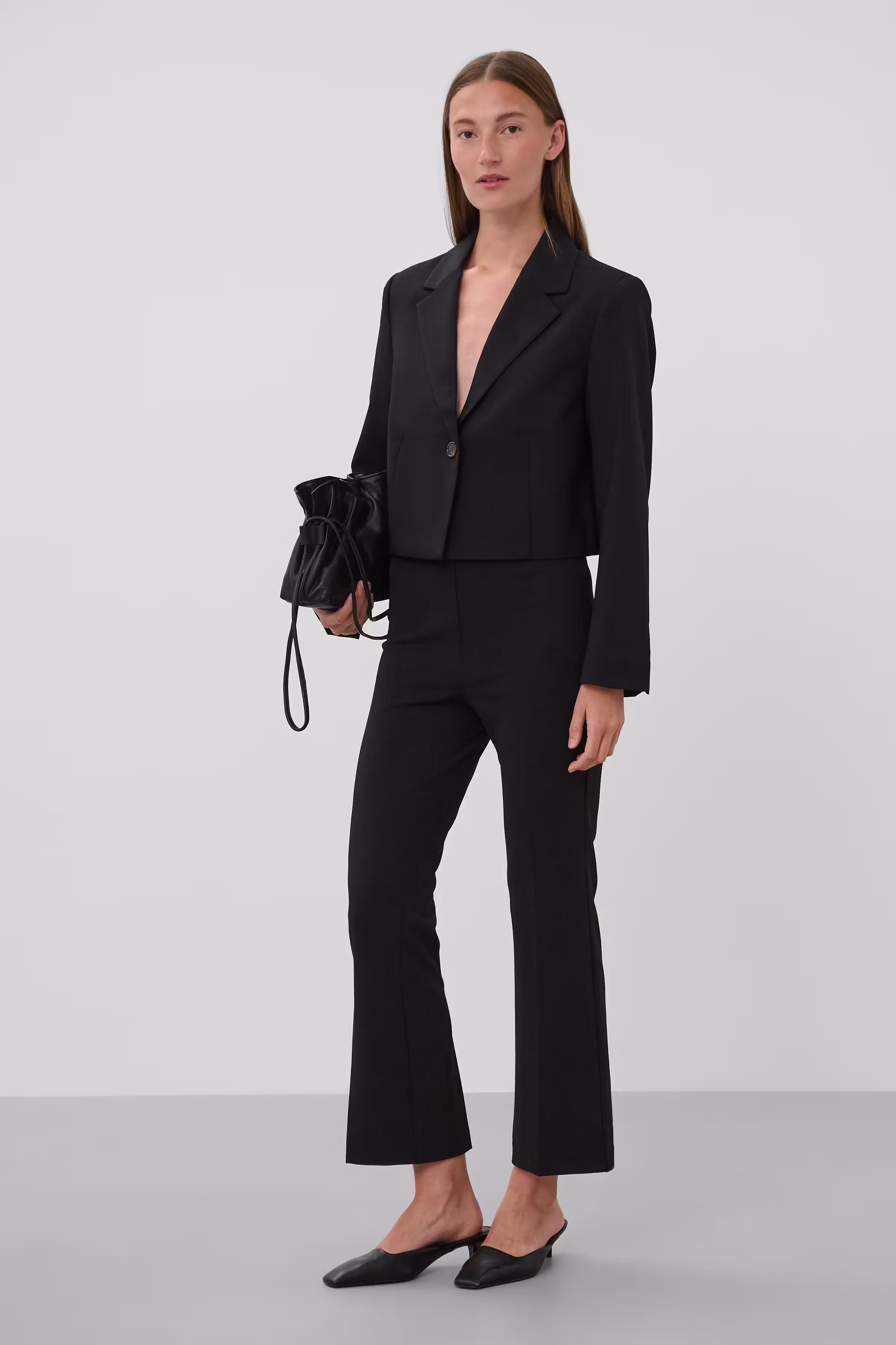 SLCorinne Cropped Blazer LOOKBOOK FRONT 30407631-194008