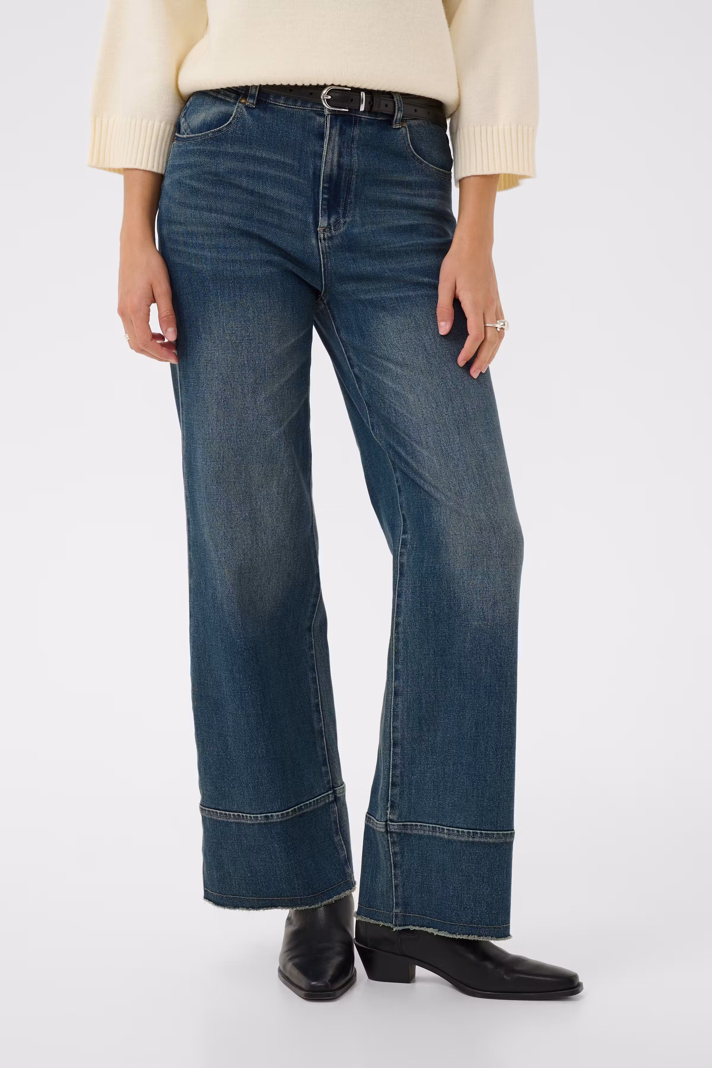 UgiaSZ Jeans LOOKBOOK FRONT 30515571-600104