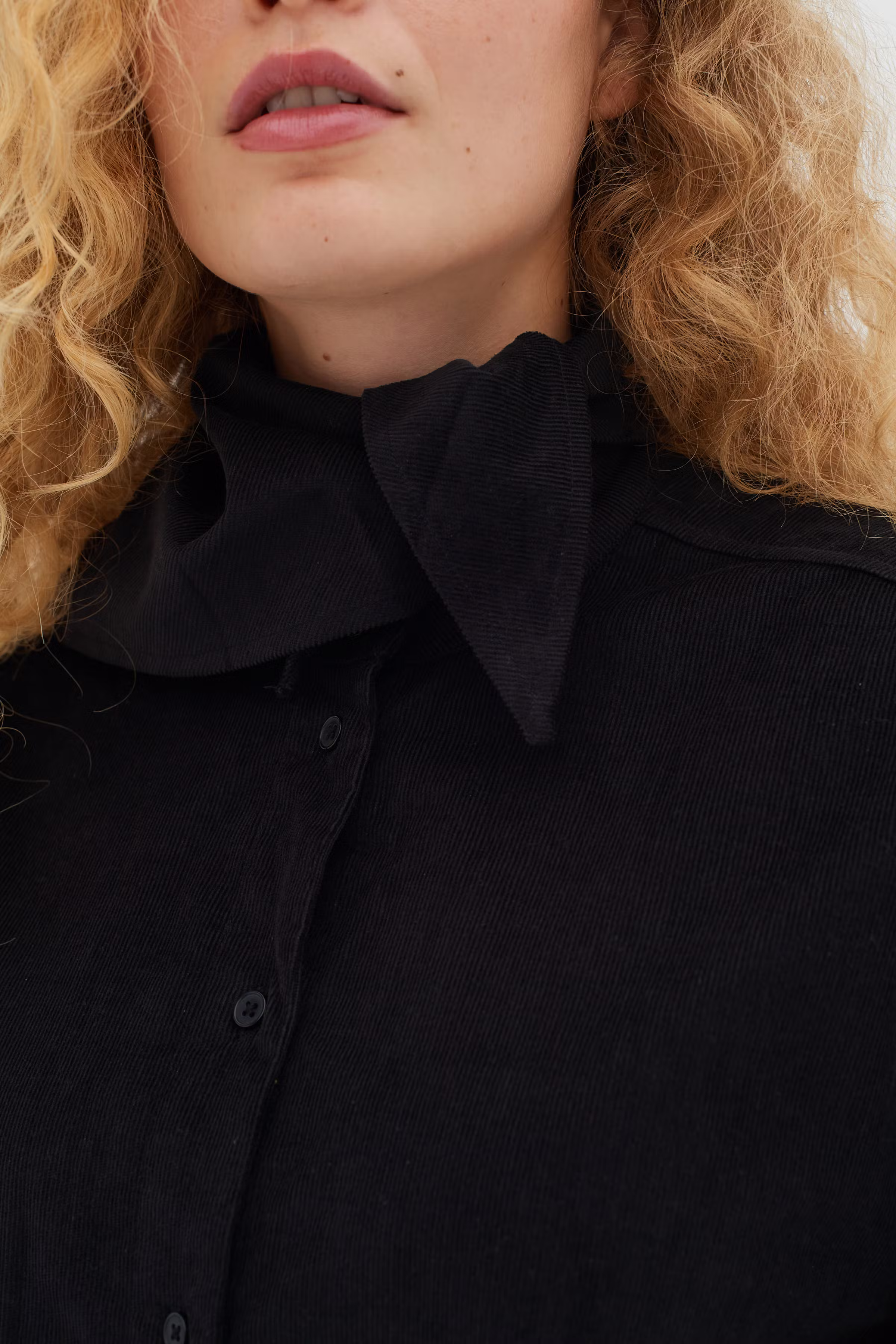 CarmenIW Velvet Shirt LOOKBOOK DETAIL 30108961-194008