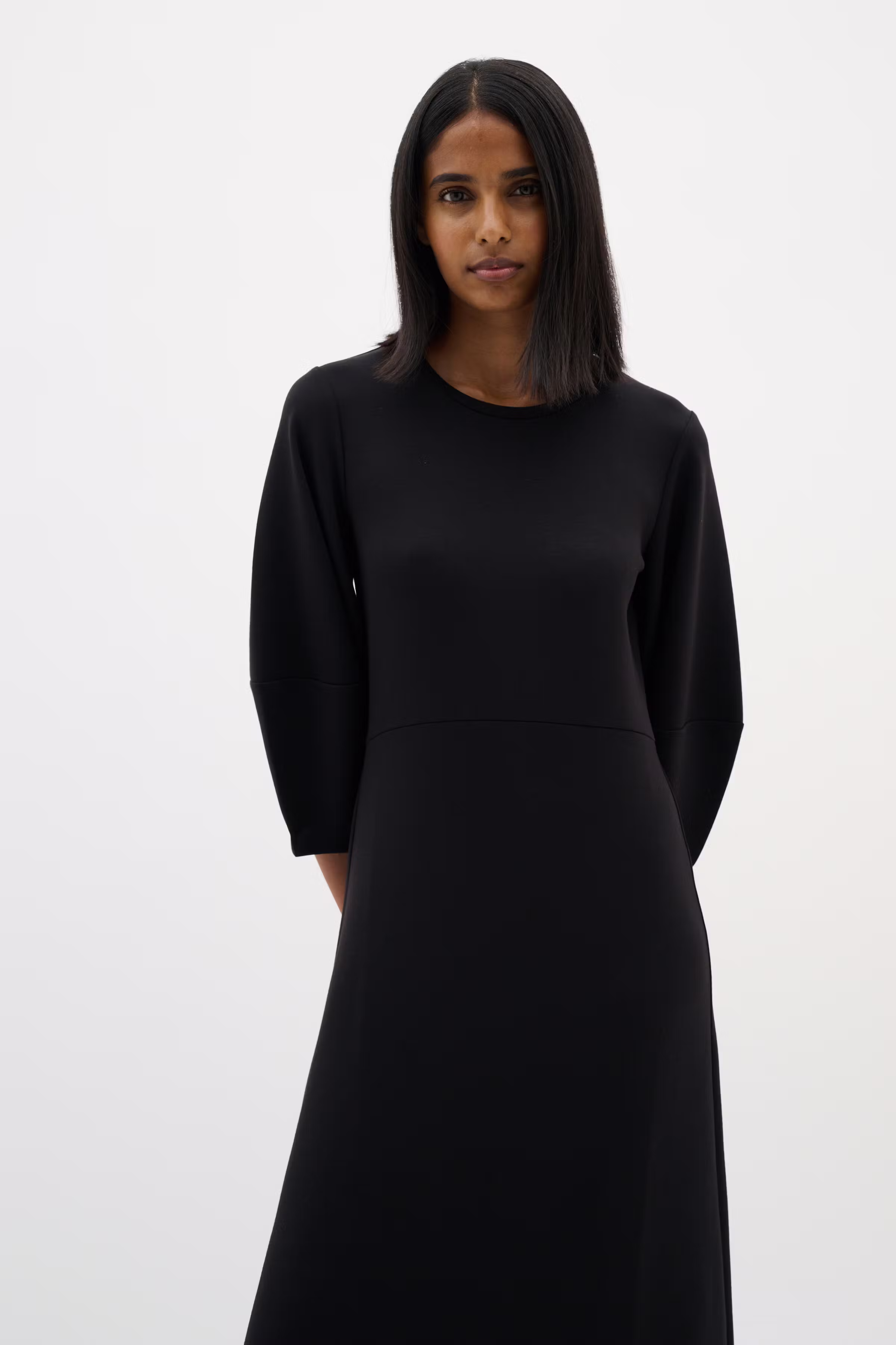 PariIW Dress LOOKBOOK FRONT 30110590-194008