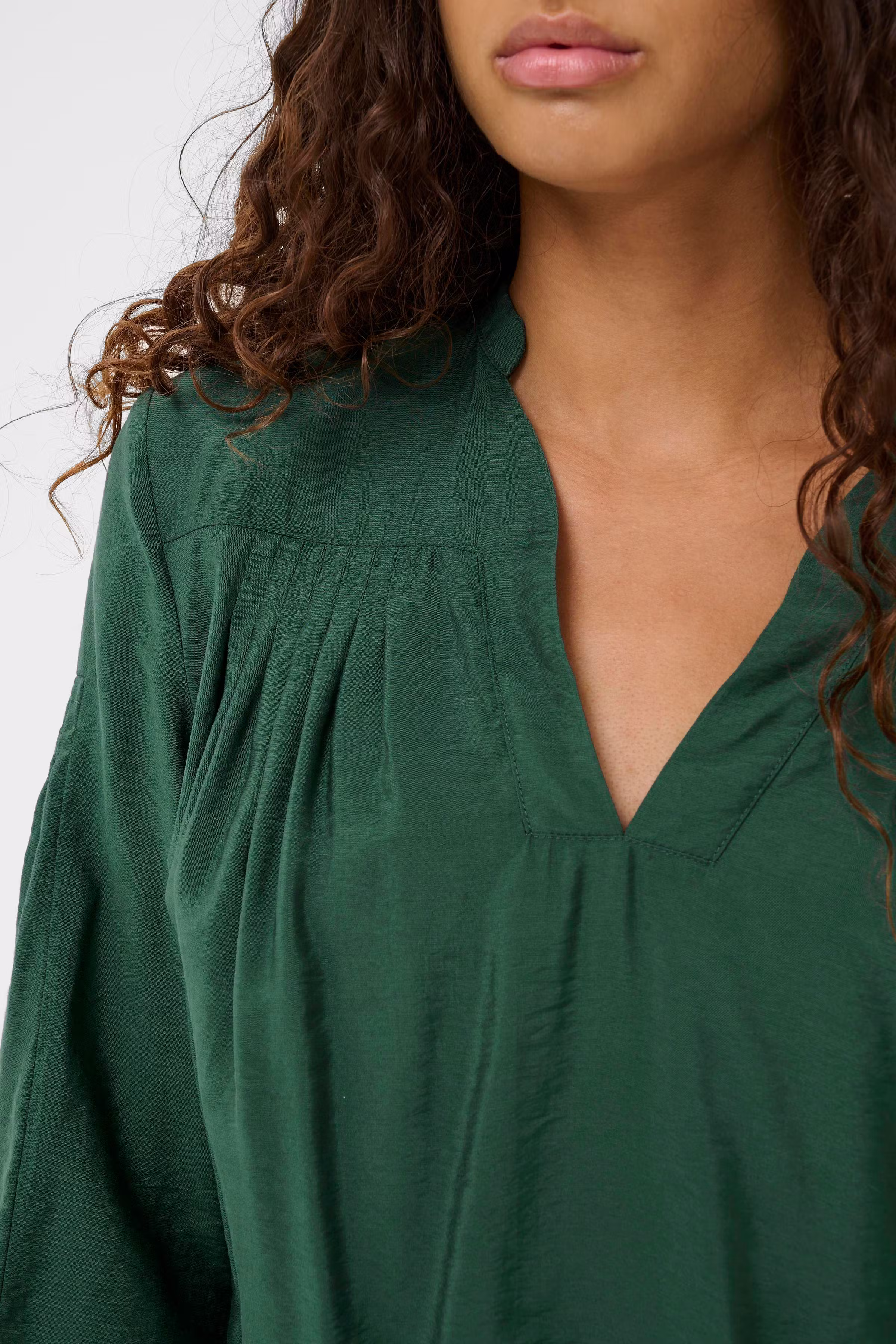 SLEneya Blouse LOOKBOOK DETAIL 30408898-195411