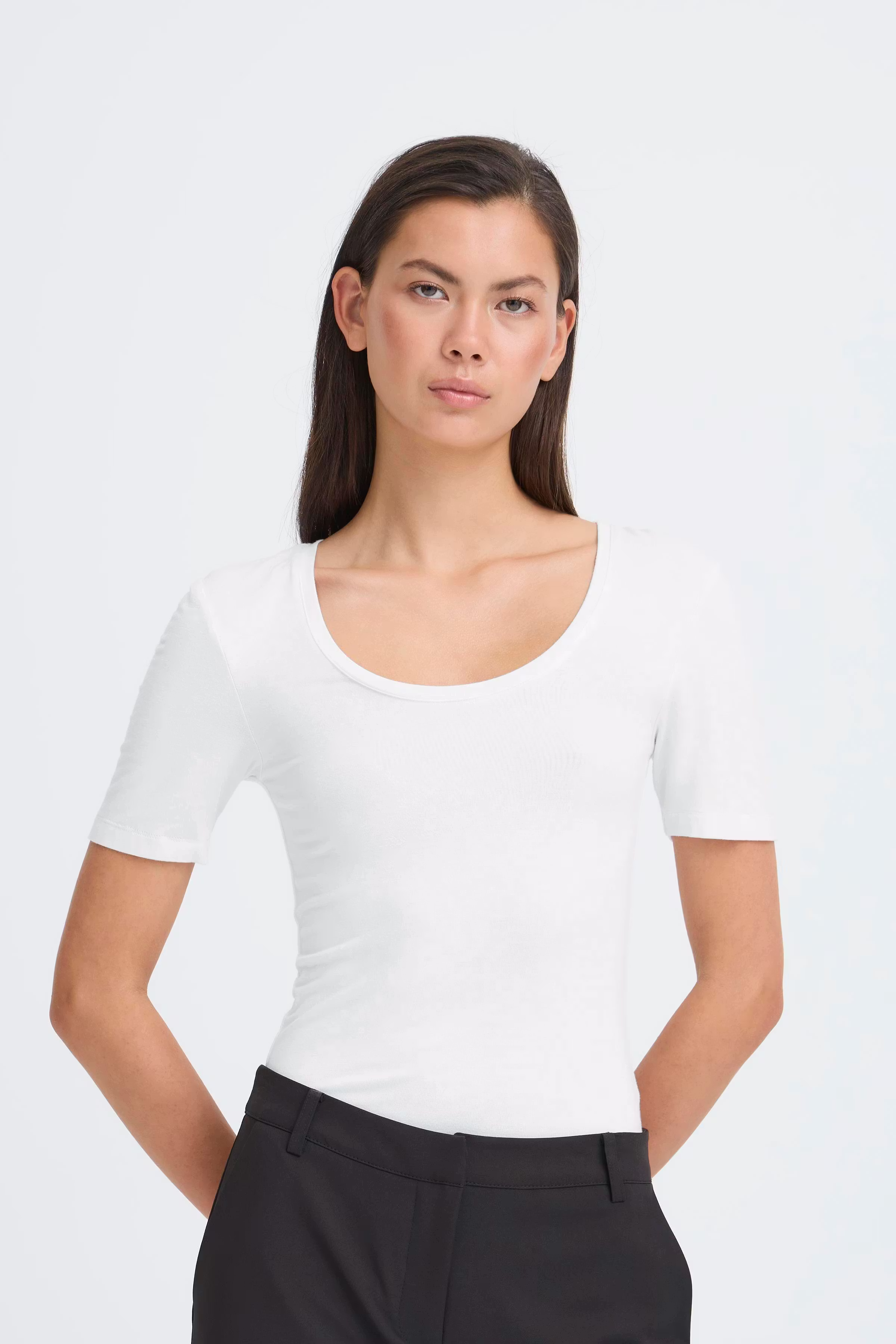 IHZOLA T-shirt LOOKBOOK FRONT 20120345-10100