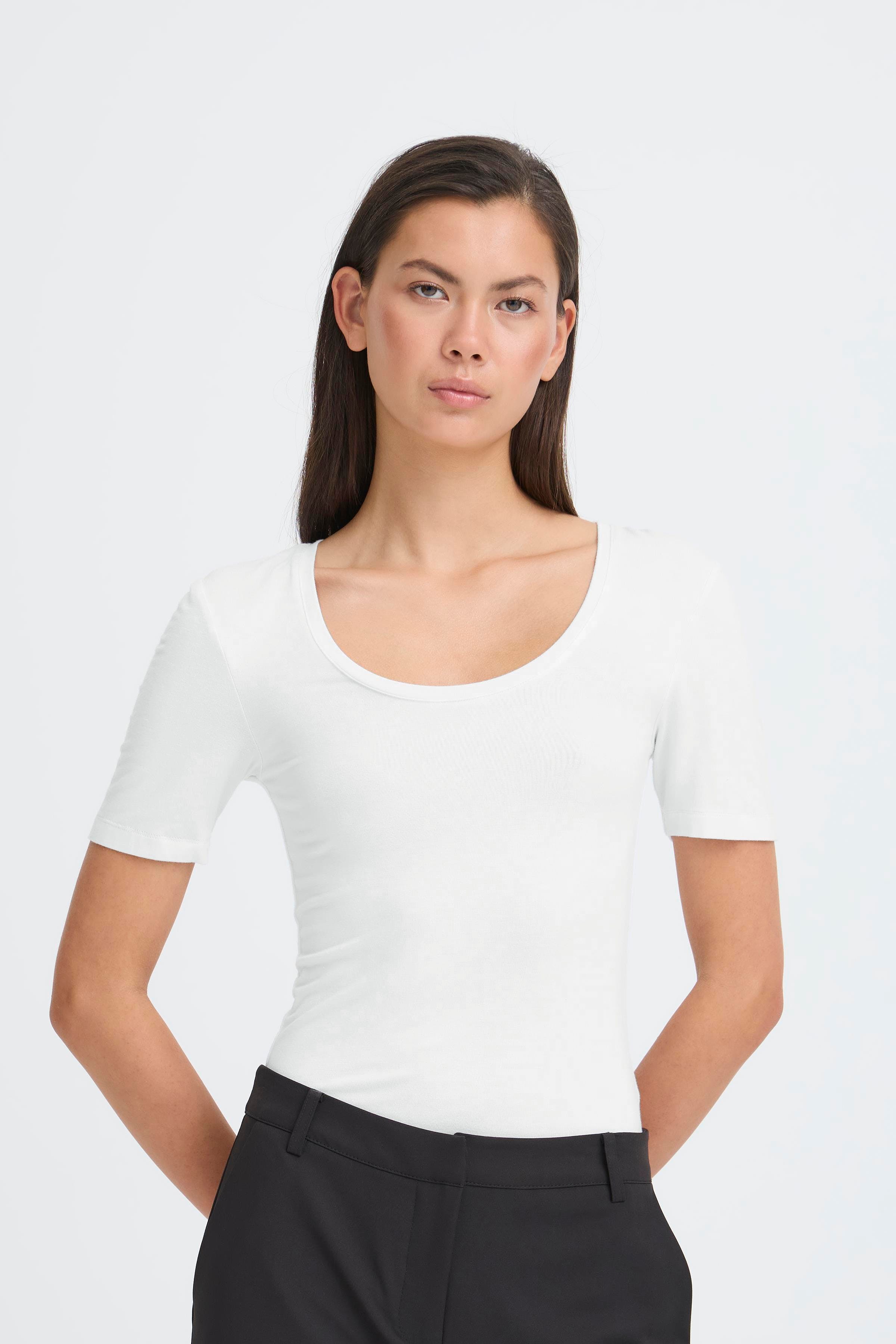 IHZOLA T-shirt LOOKBOOK FRONT 20120345-10100