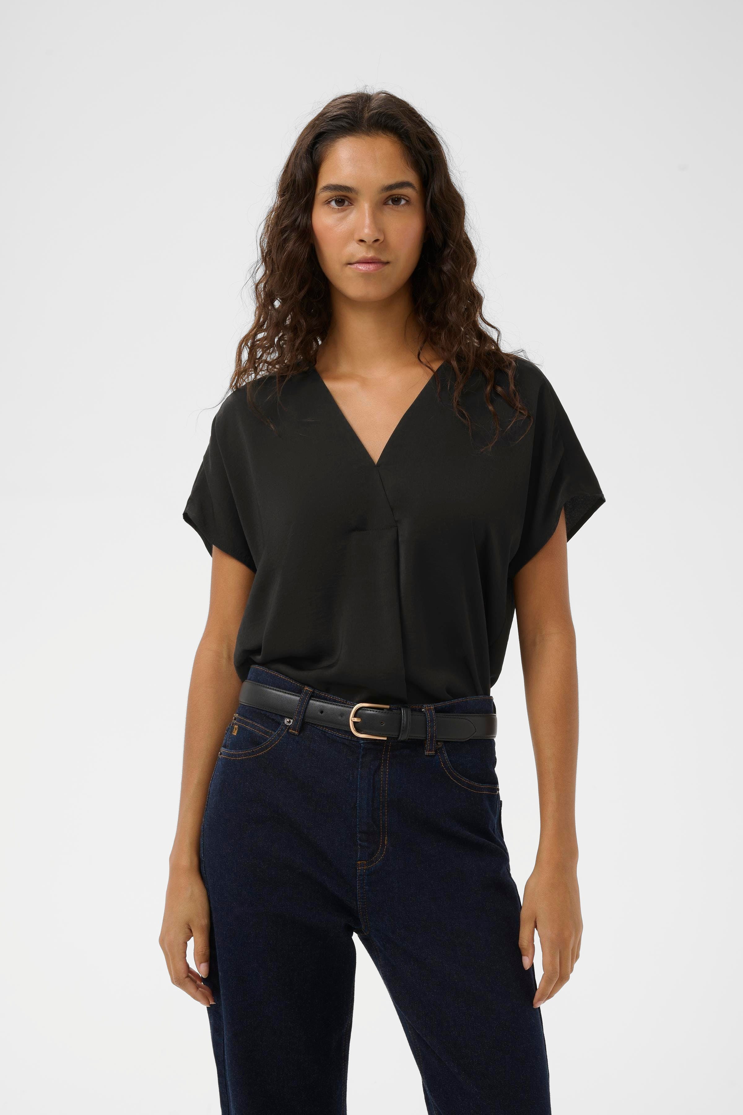 RindaIW Top LOOKBOOK FRONT 30105188-10050