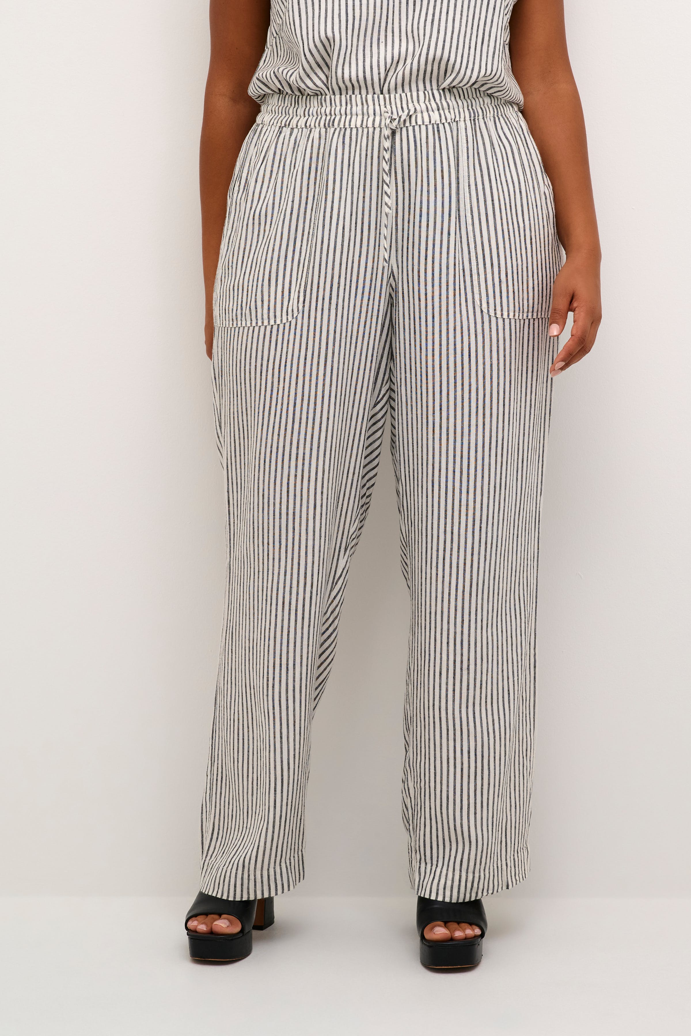KCmille Linen Trousers LOOKBOOK FRONT 10582220-105465
