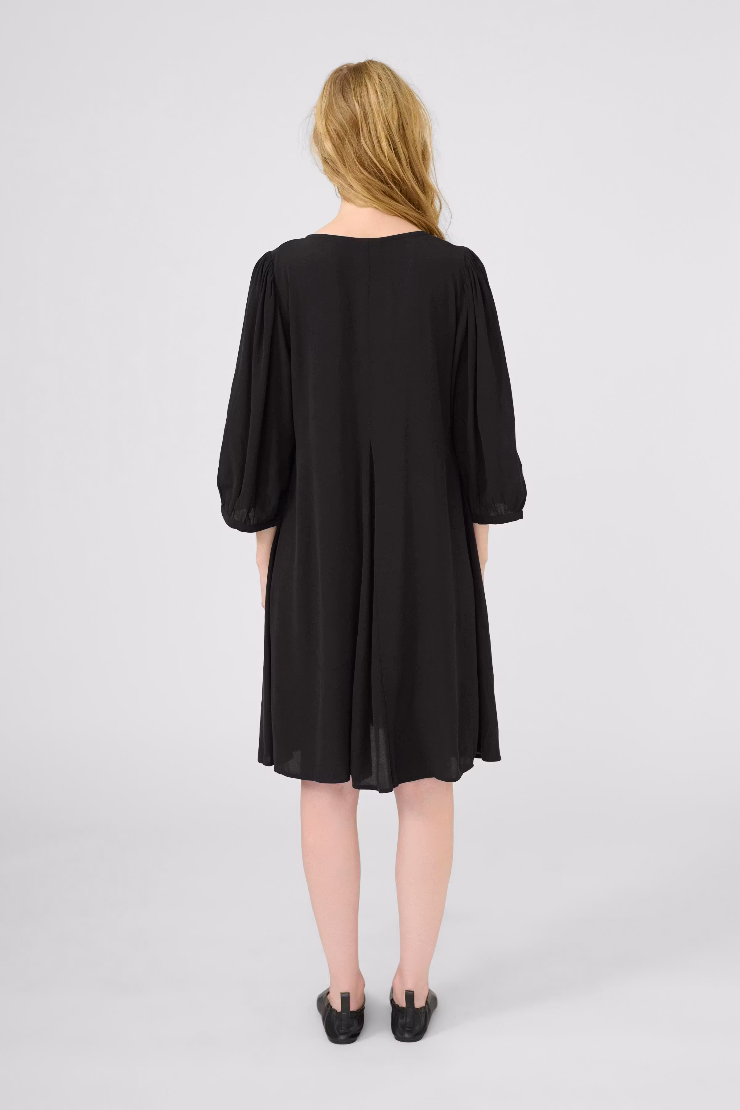 KBDyveke Kleid LOOKBOOK BACK 10105747-194008