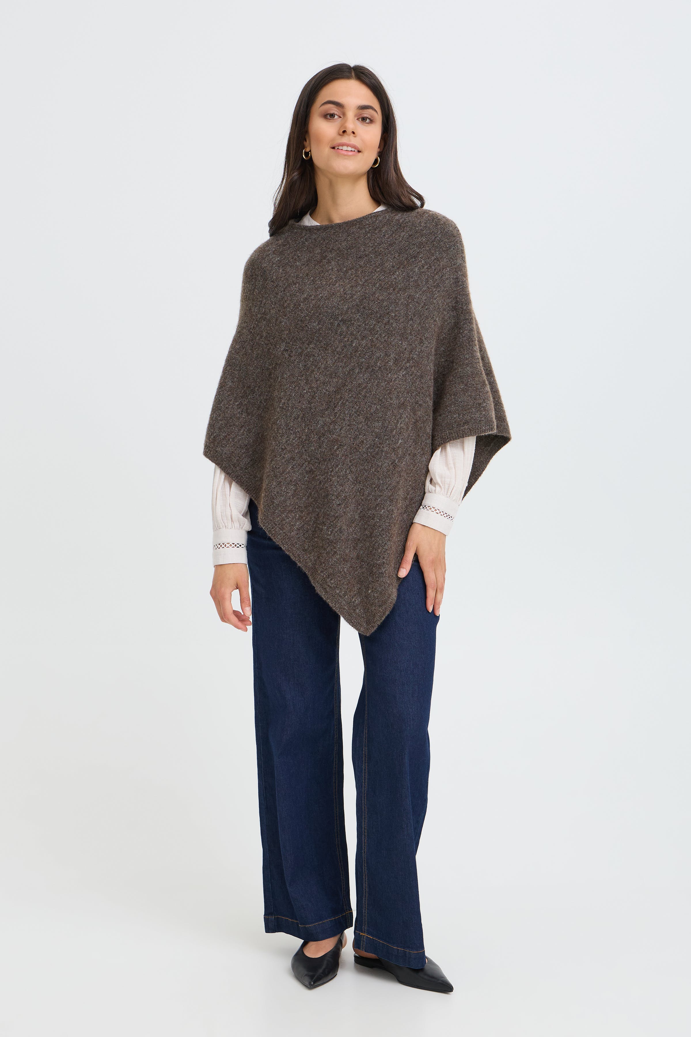 FRSANNY Poncho LOOKBOOK FRONT 20615041-1909131