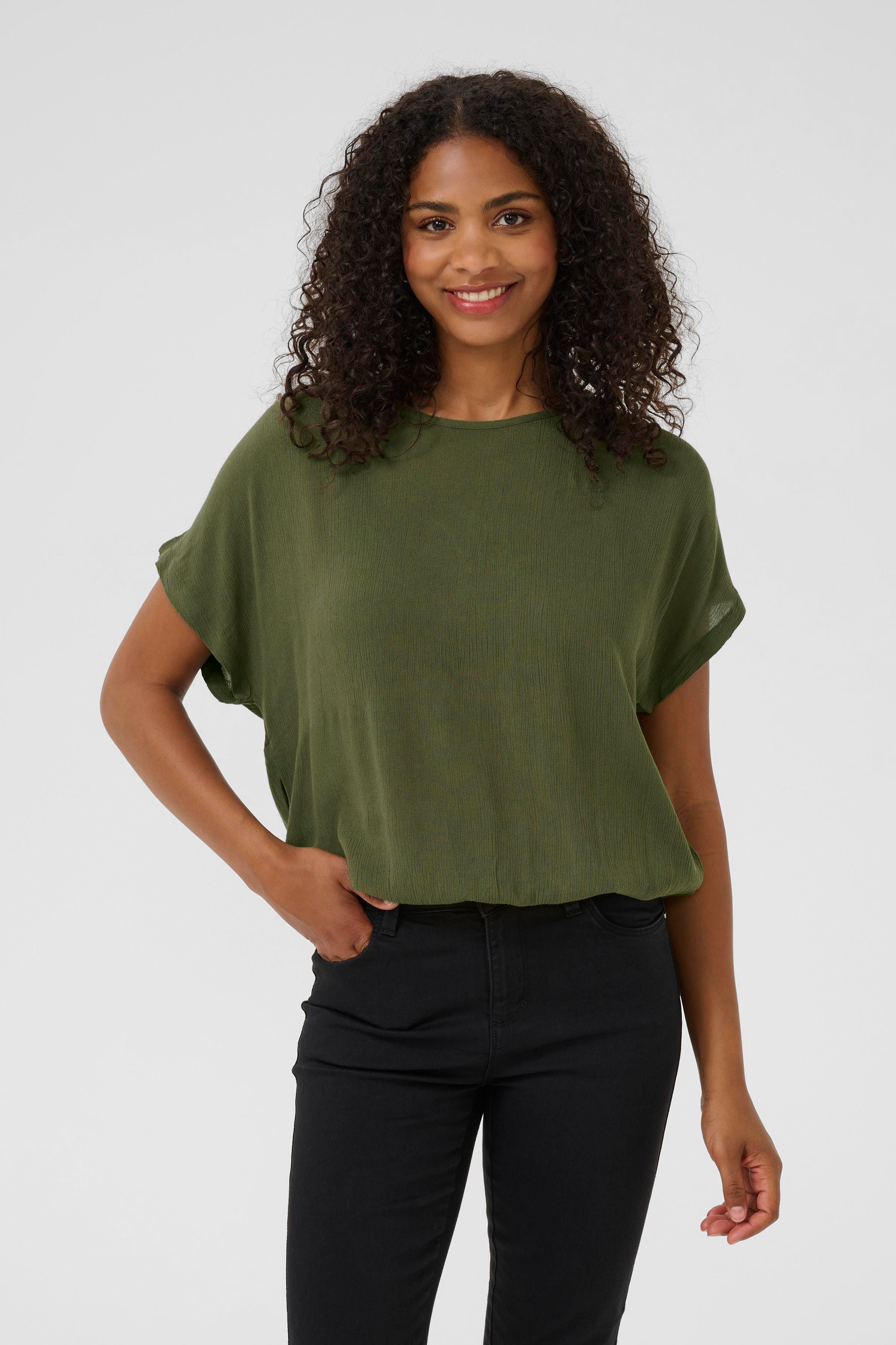 Amber Blouse LOOKBOOK FRONT 10500781-190511