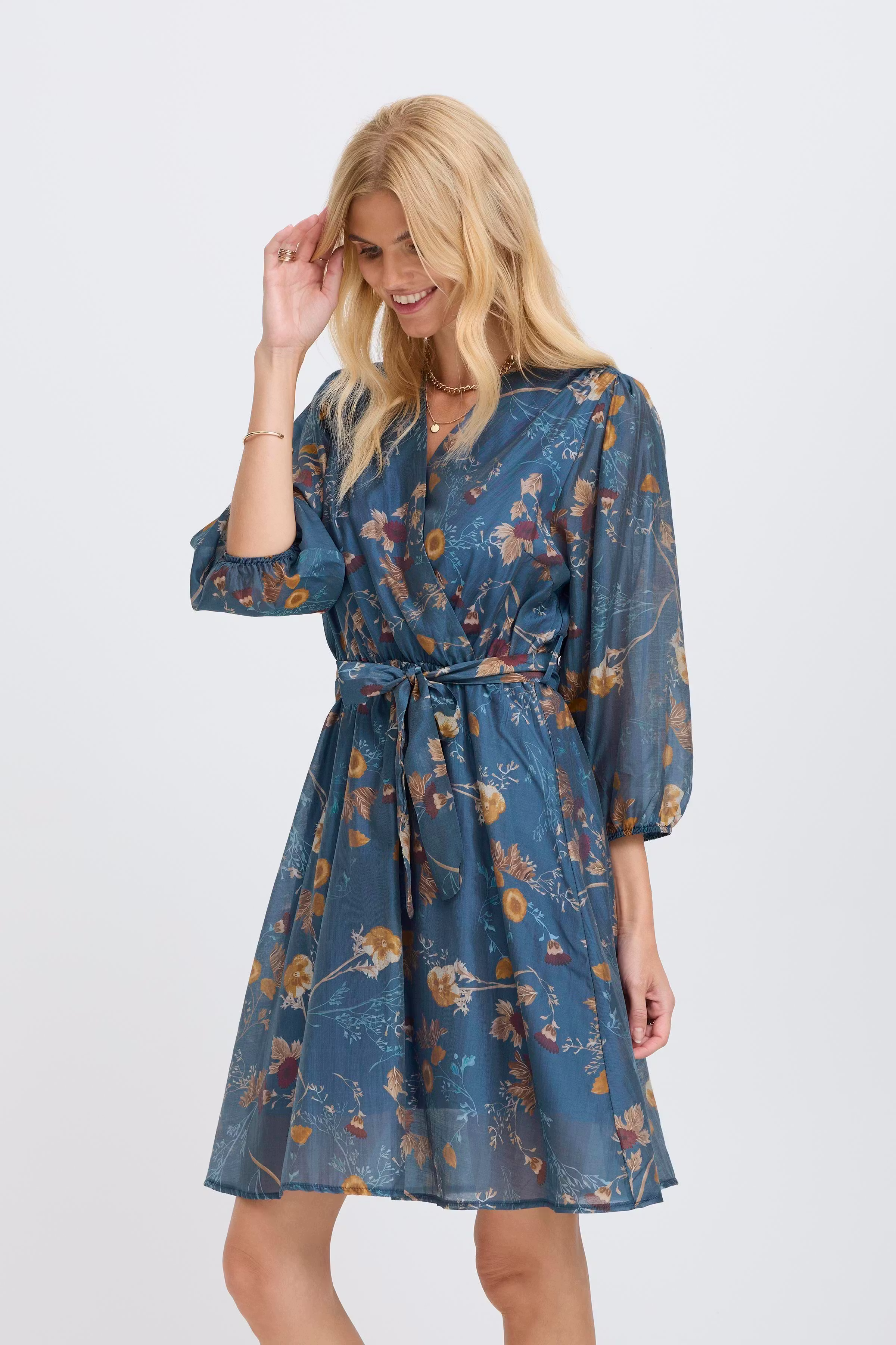 SBLEYIA Kjole LOOKBOOK FRONT 22101066-173912