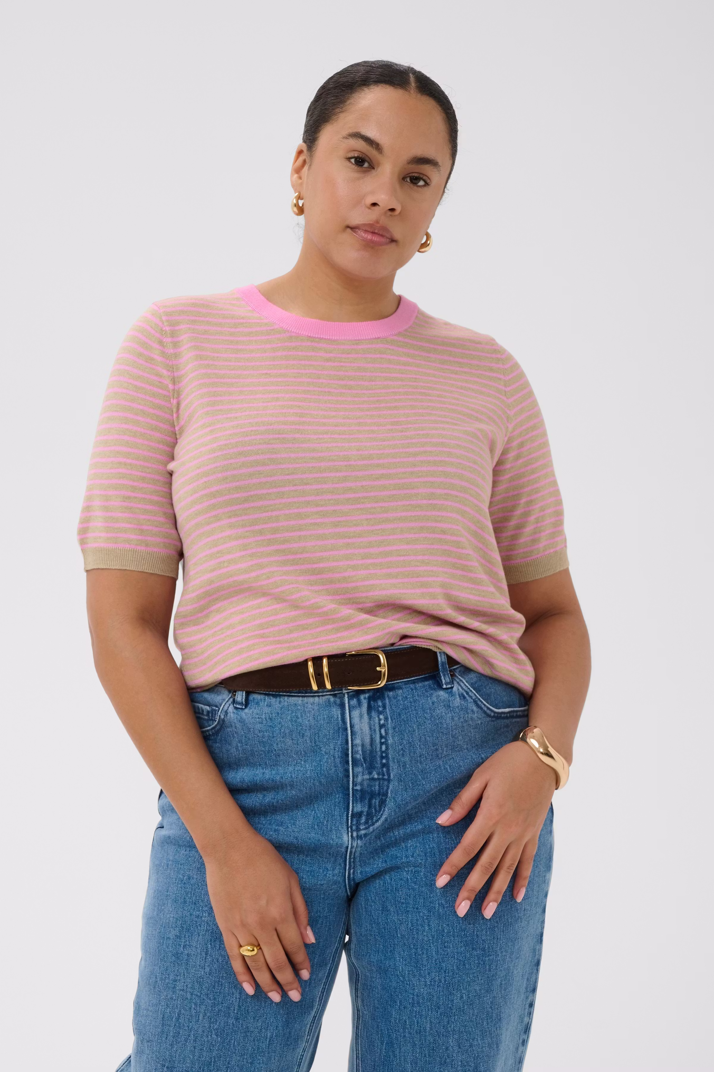 KClizzy Pullover LOOKBOOK FRONT 10584211-109161