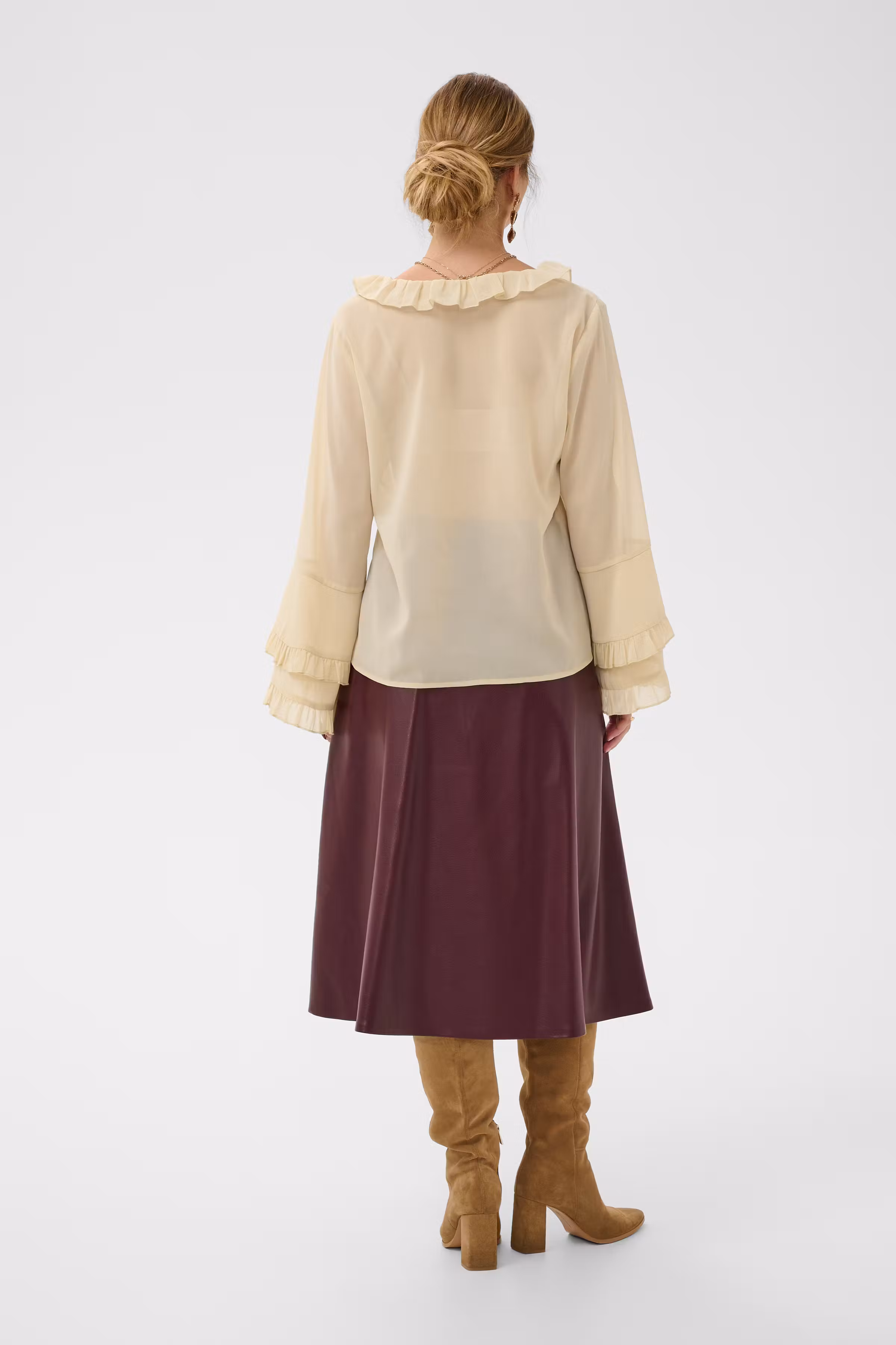 CRFlouncy Bluse LOOKBOOK BACK 10615646-130401