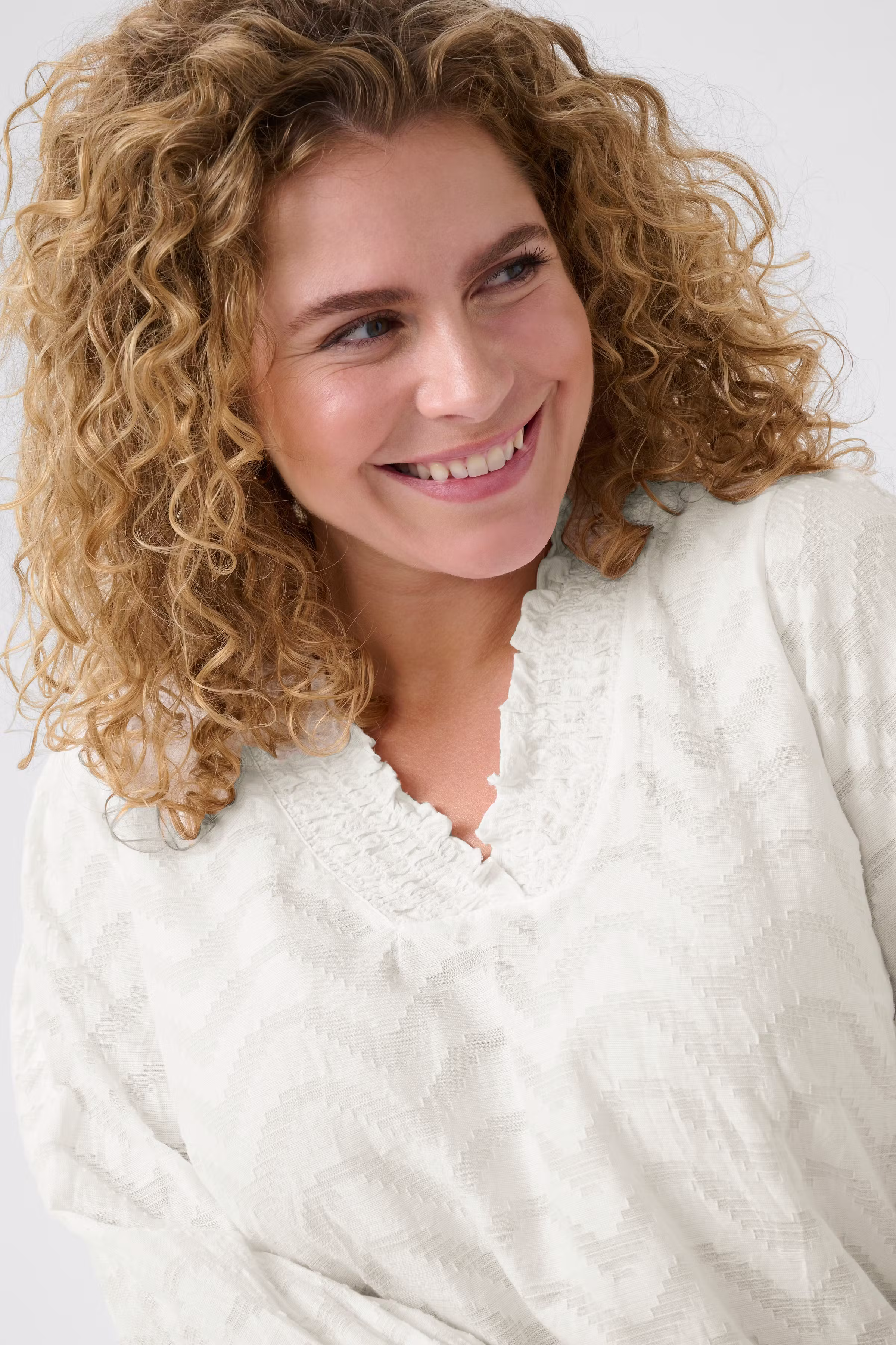 KCvitana Bluse LOOKBOOK DETAIL 10583036-110602