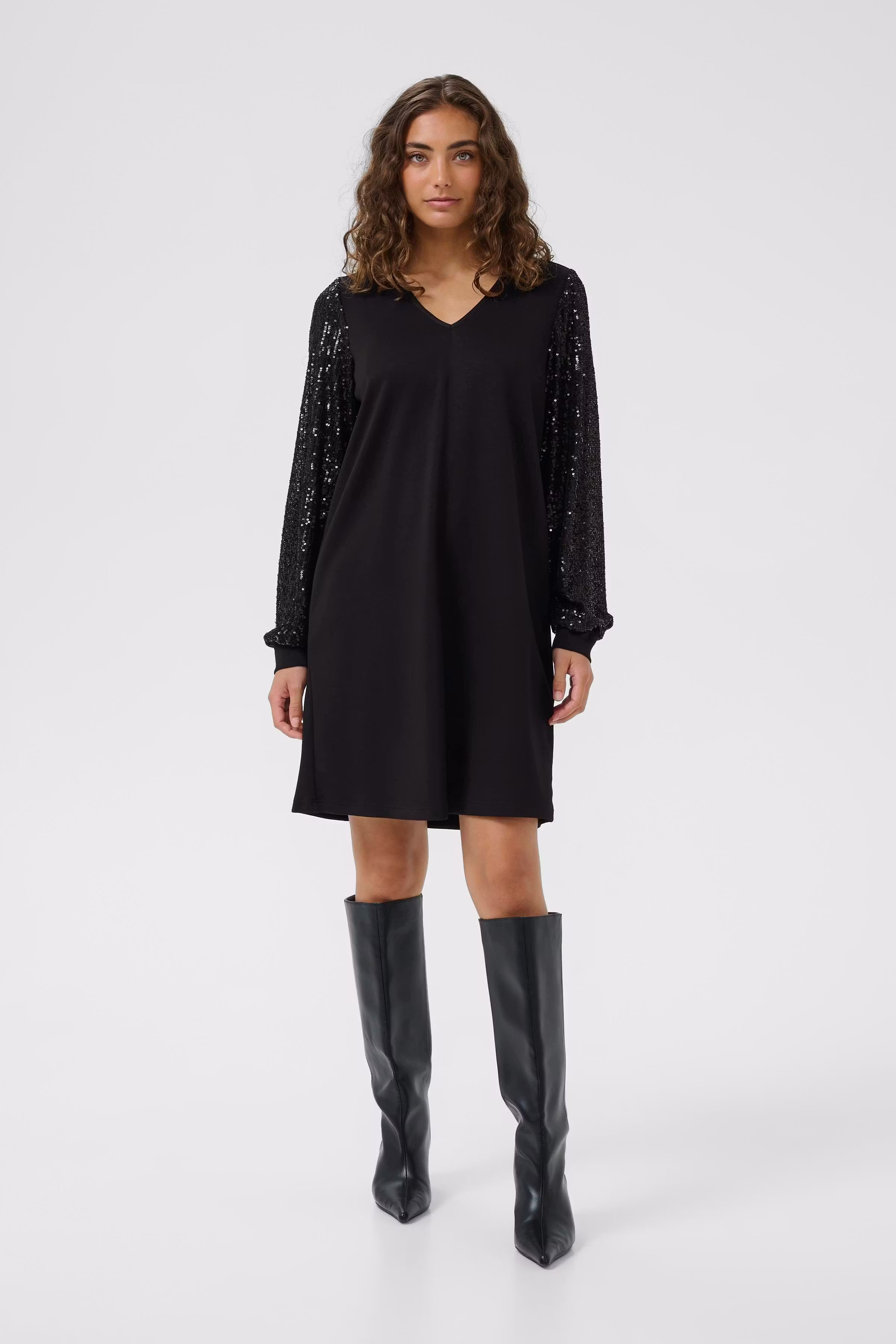 CUchabrina Pailletten Jurk LOOKBOOK FRONT 50110208-500012