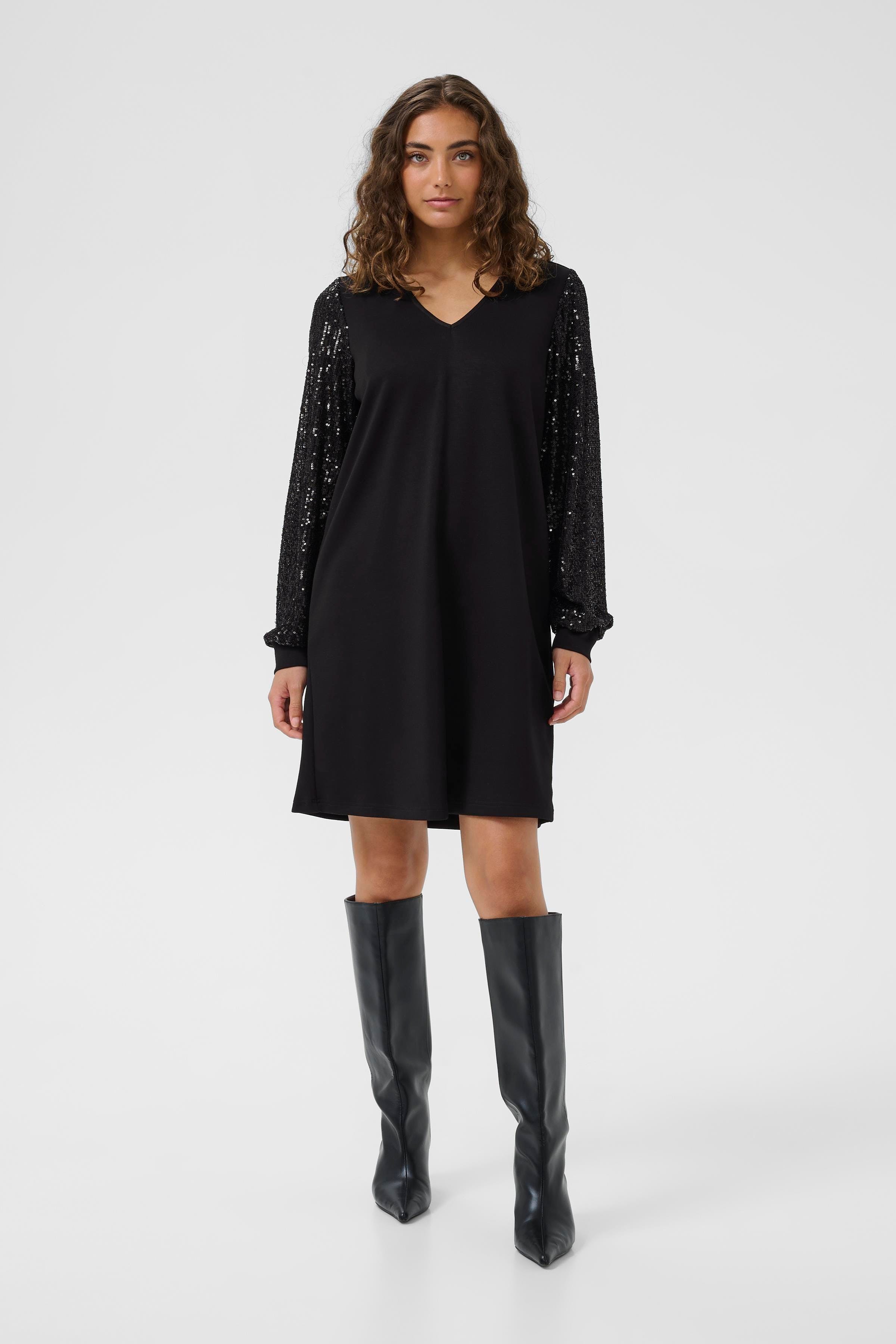 CUchabrina Pailletten Jurk LOOKBOOK FRONT 50110208-500012