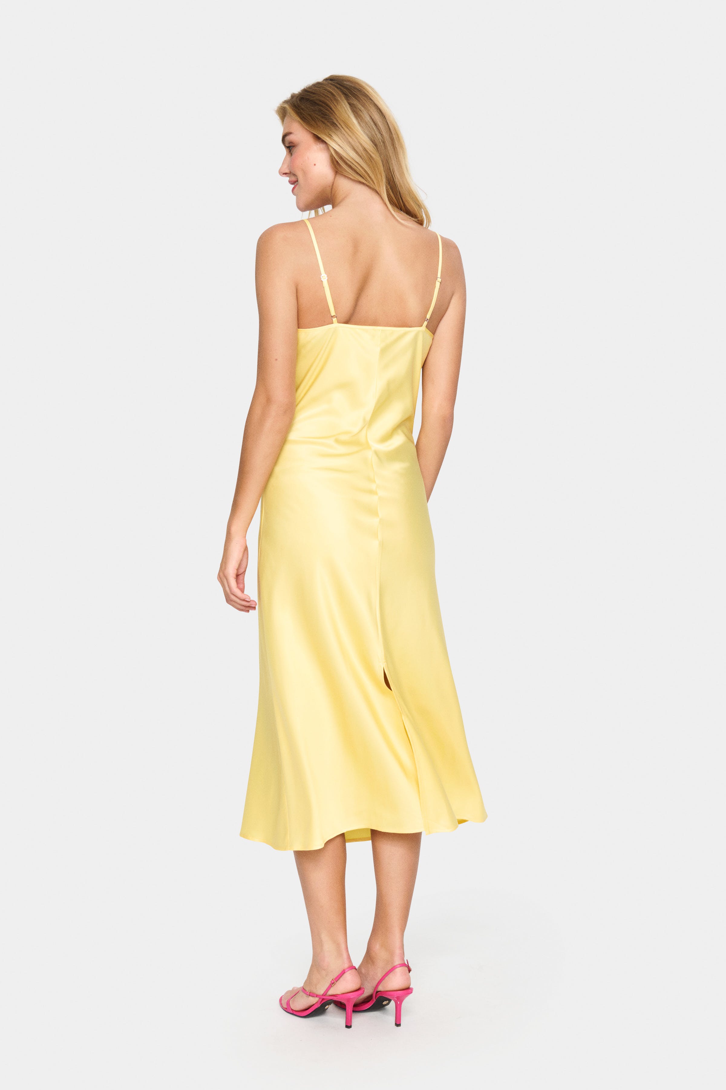 ZidtSZ Kjole LOOKBOOK BACK 30513711-120824