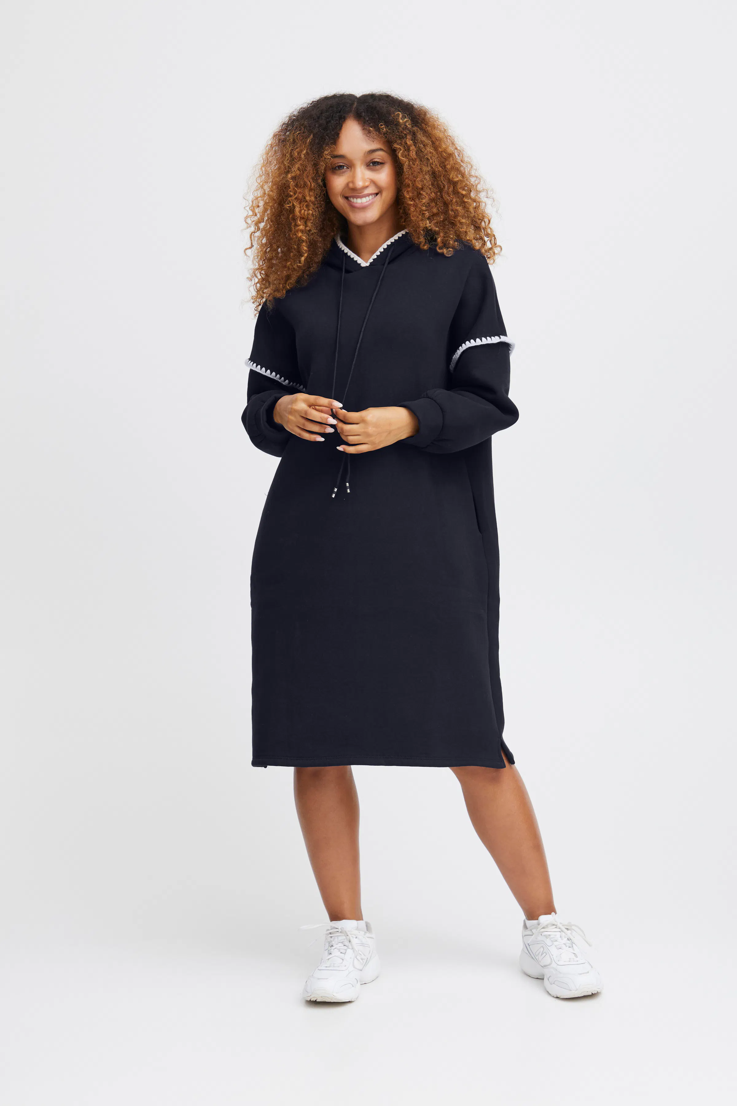 SBTONEY Kjole LOOKBOOK FRONT 22100465-193923