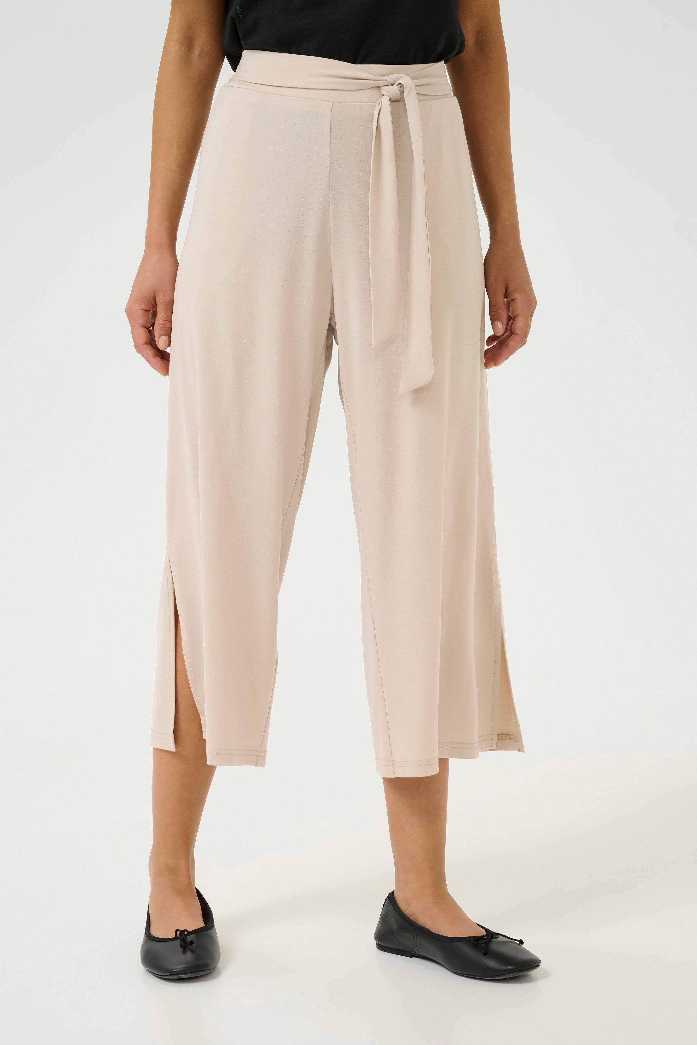 KAmalli Trousers LOOKBOOK FRONT 10503140-151305