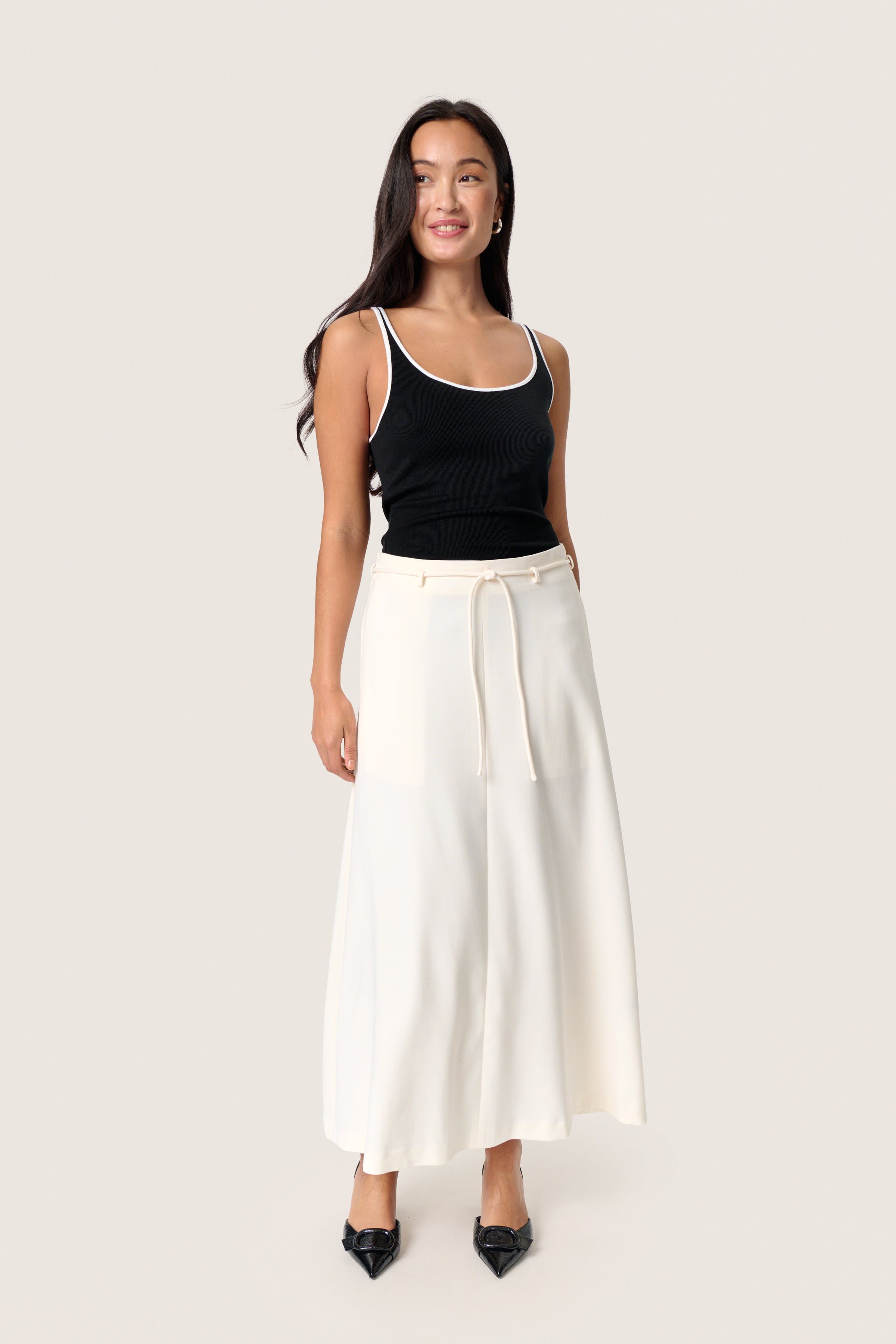 SLMalika Skirt LOOKBOOK FRONT 30408325-111001