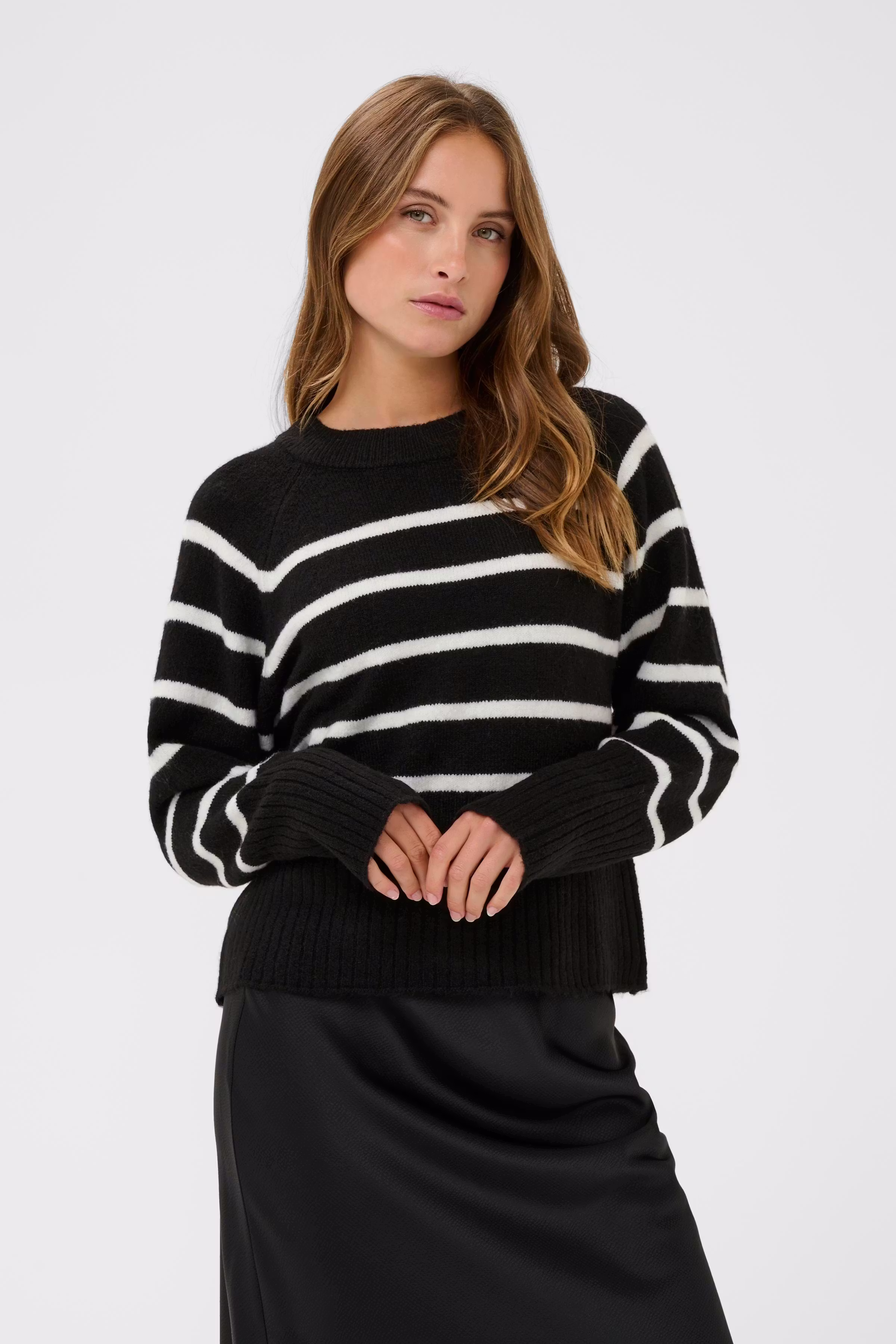 KAerin Pullover LOOKBOOK FRONT 10510939-108597