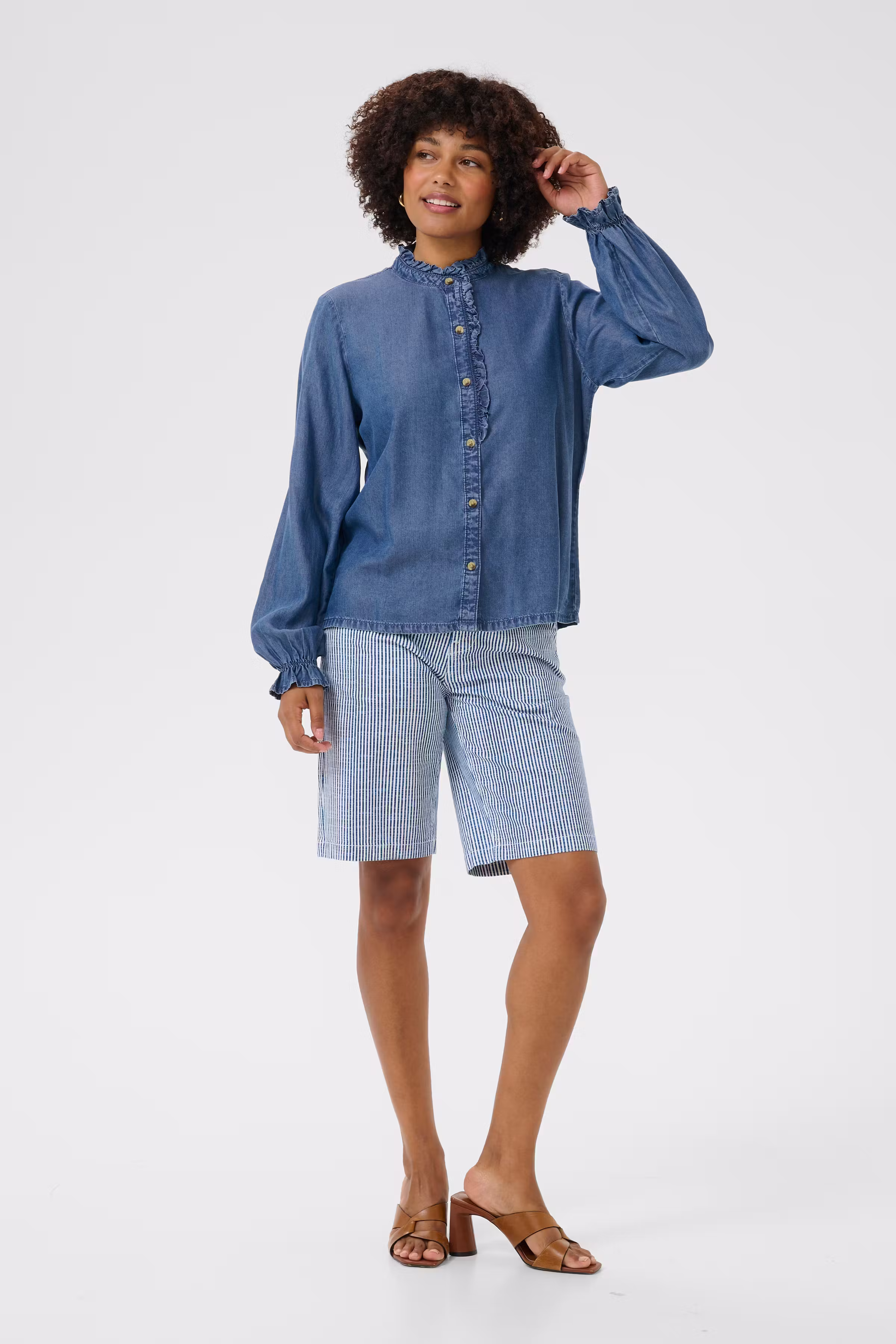 CRMolly Shirt LOOKBOOK FRONT 10613501-105888