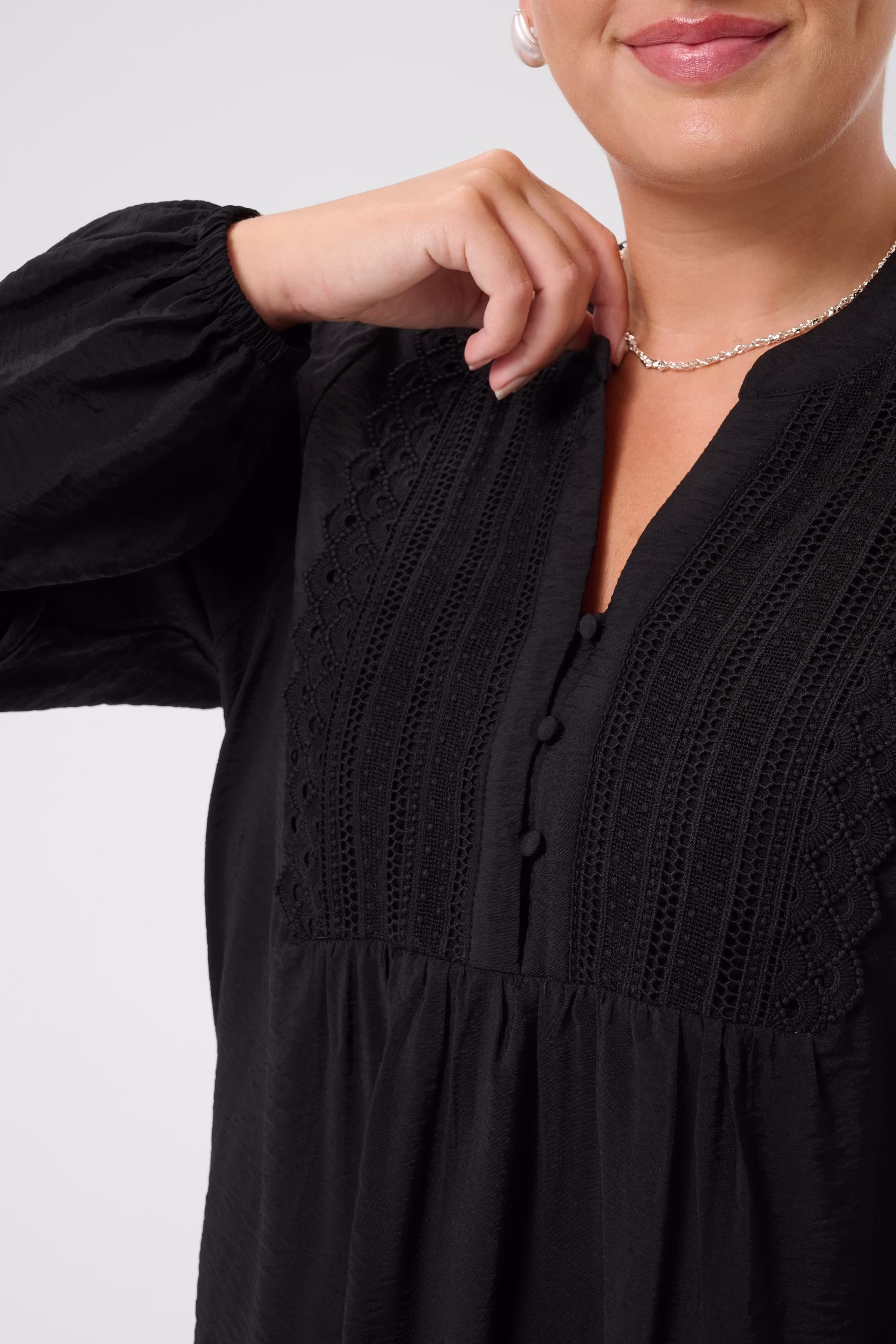KCgaline Bluse LOOKBOOK DETAIL 10584403-100121
