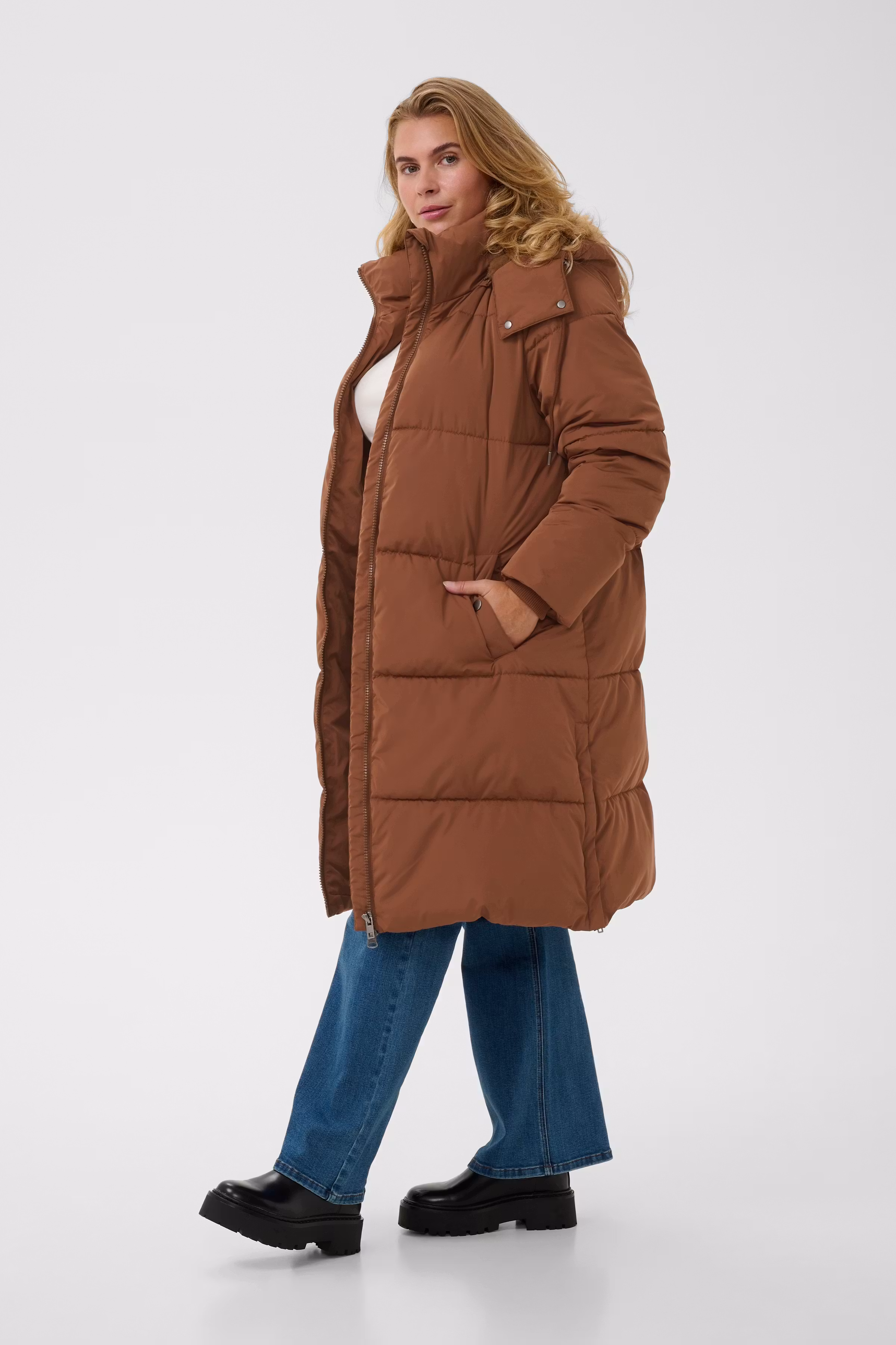 KCnikole Coat LOOKBOOK FRONT 10584315-191230