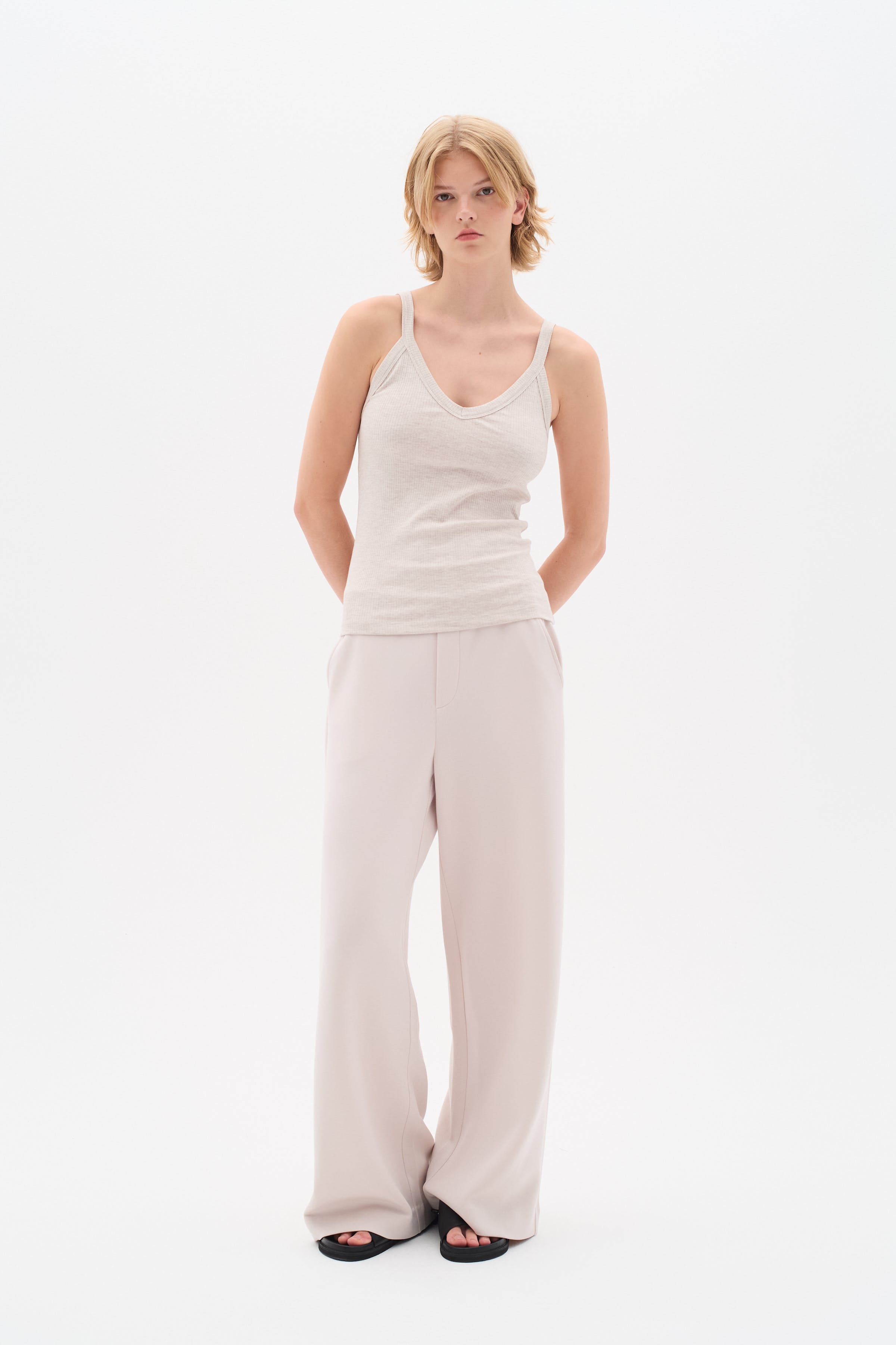 DagnaIW Top LOOKBOOK FRONT 30109849-300597