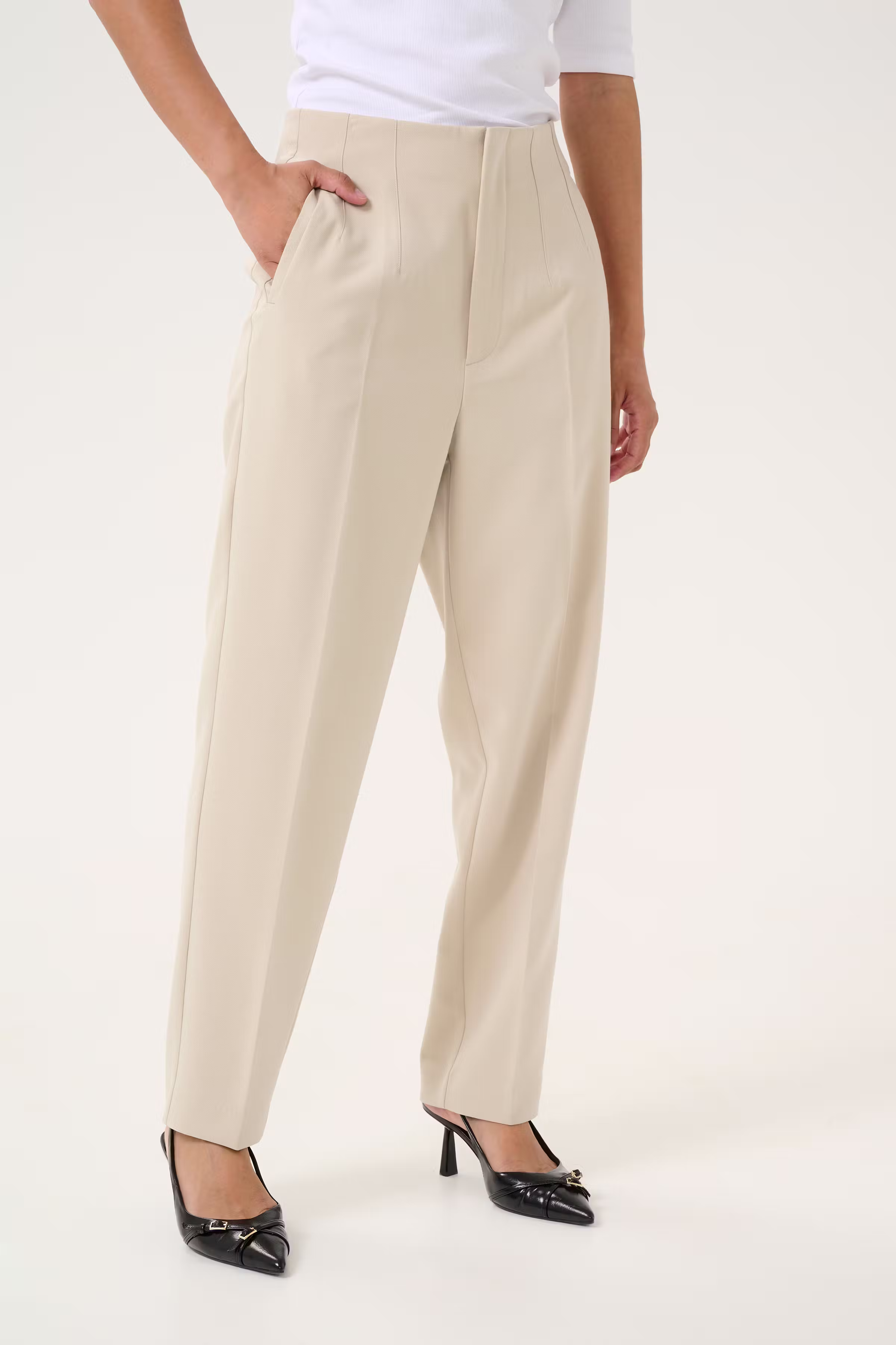 KAhella Bukser LOOKBOOK FRONT 10508755-151305