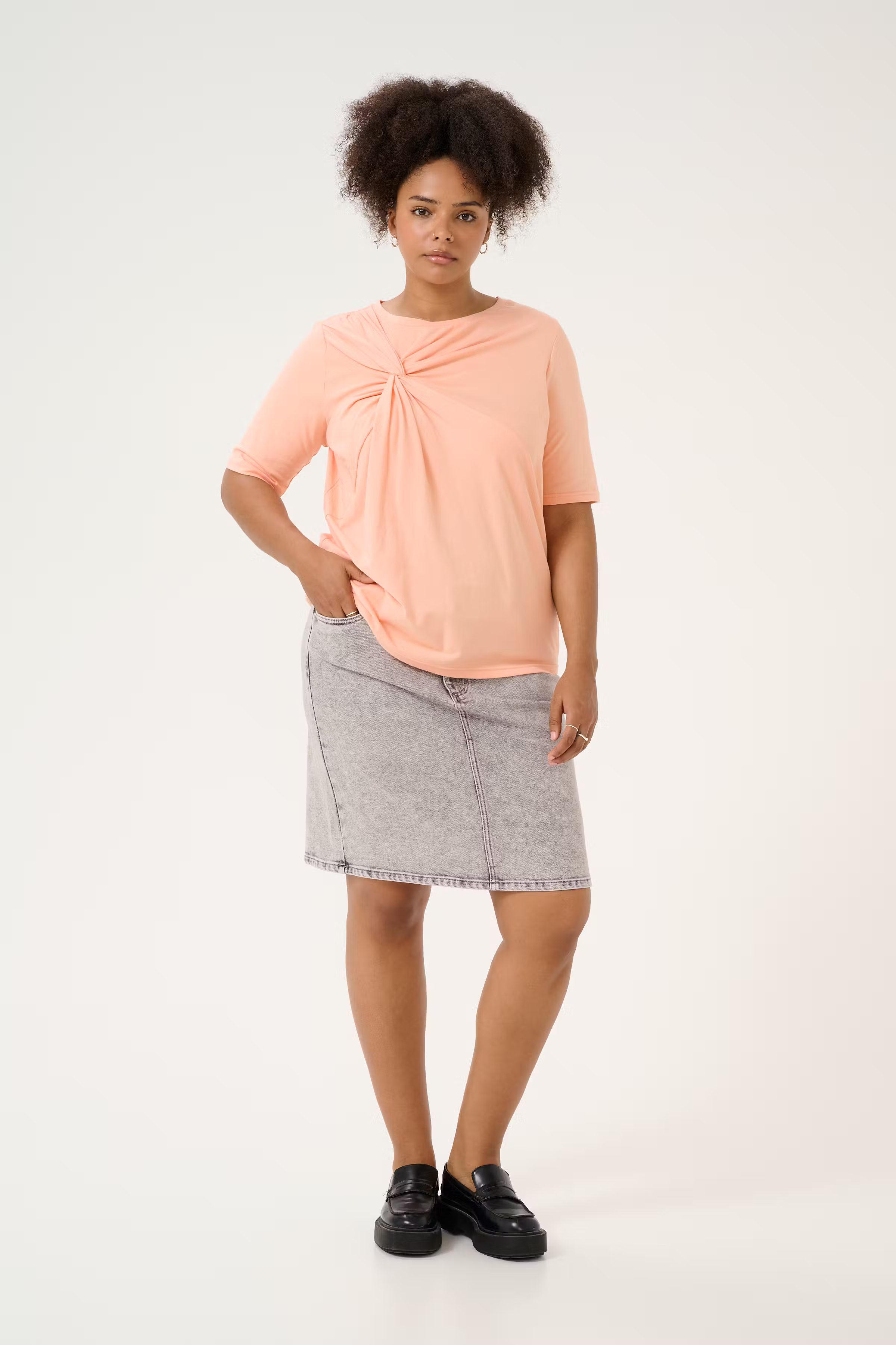 KCeloisa T-shirt LOOKBOOK FRONT 10583070-141228