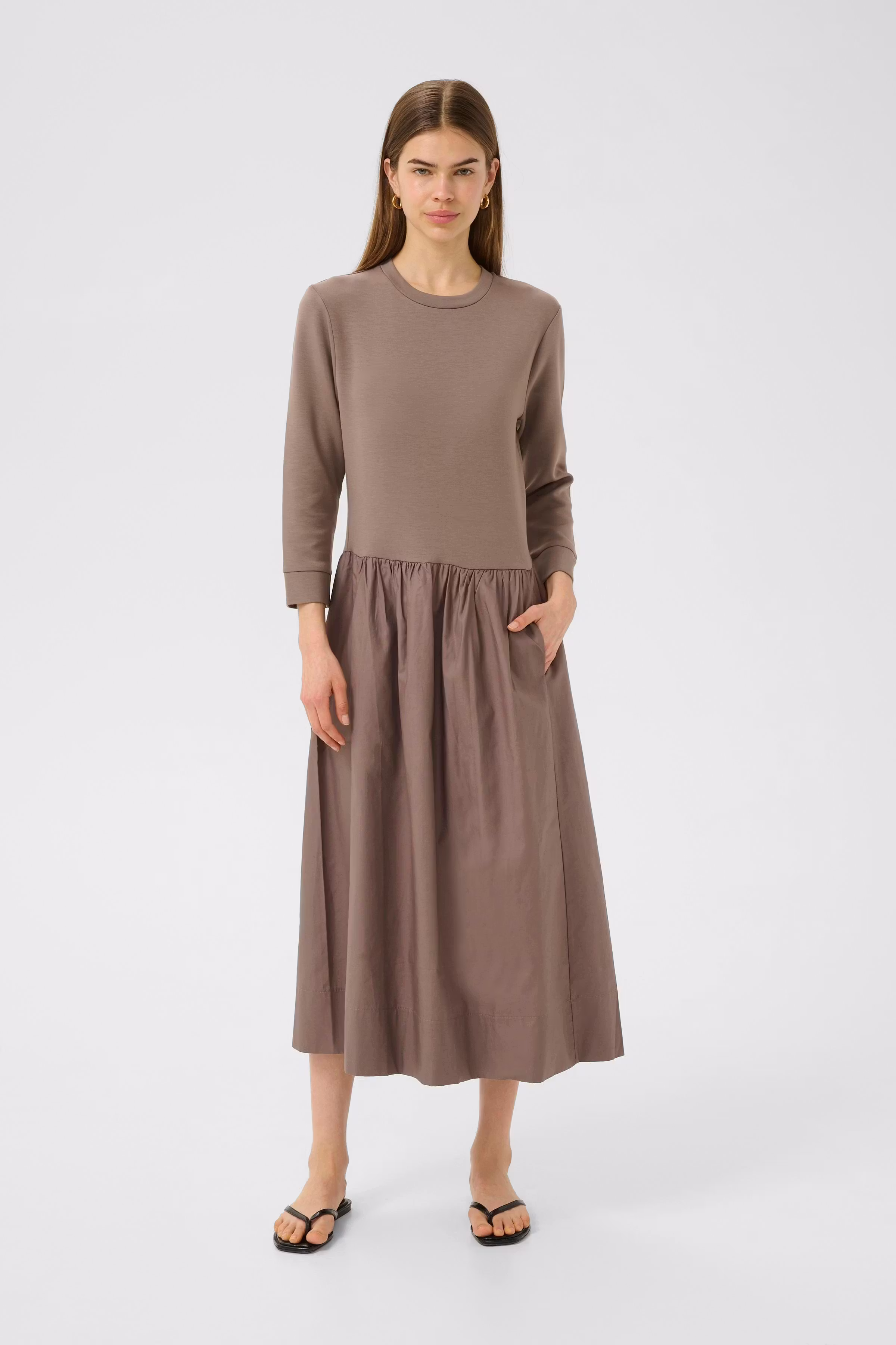 MiraIW Kjole LOOKBOOK FRONT 30110507-181304