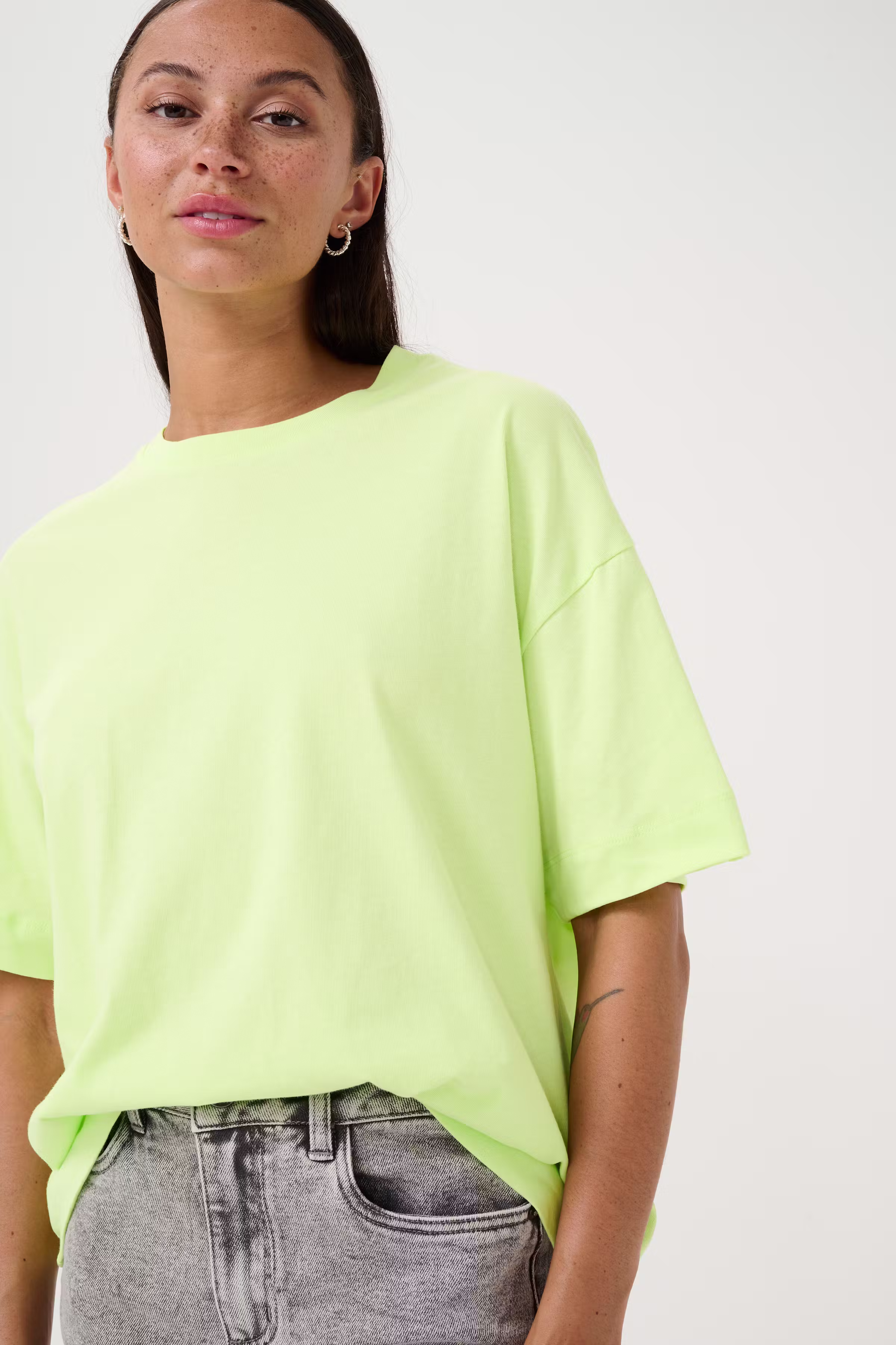 KAtomina T-shirt LOOKBOOK DETAIL 10509743-130324