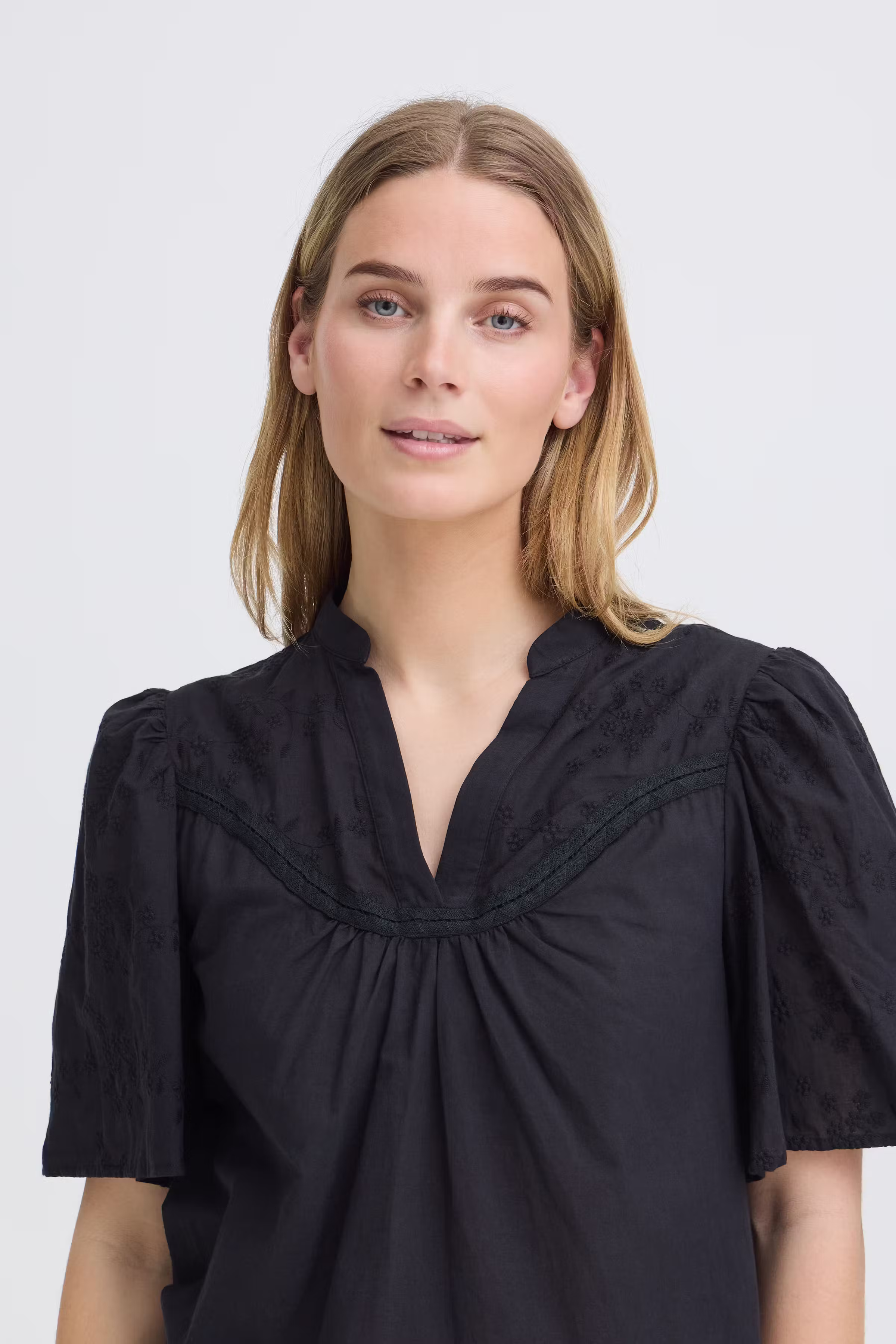 PZBRADY Bluse LOOKBOOK DETAIL 50210401-193911